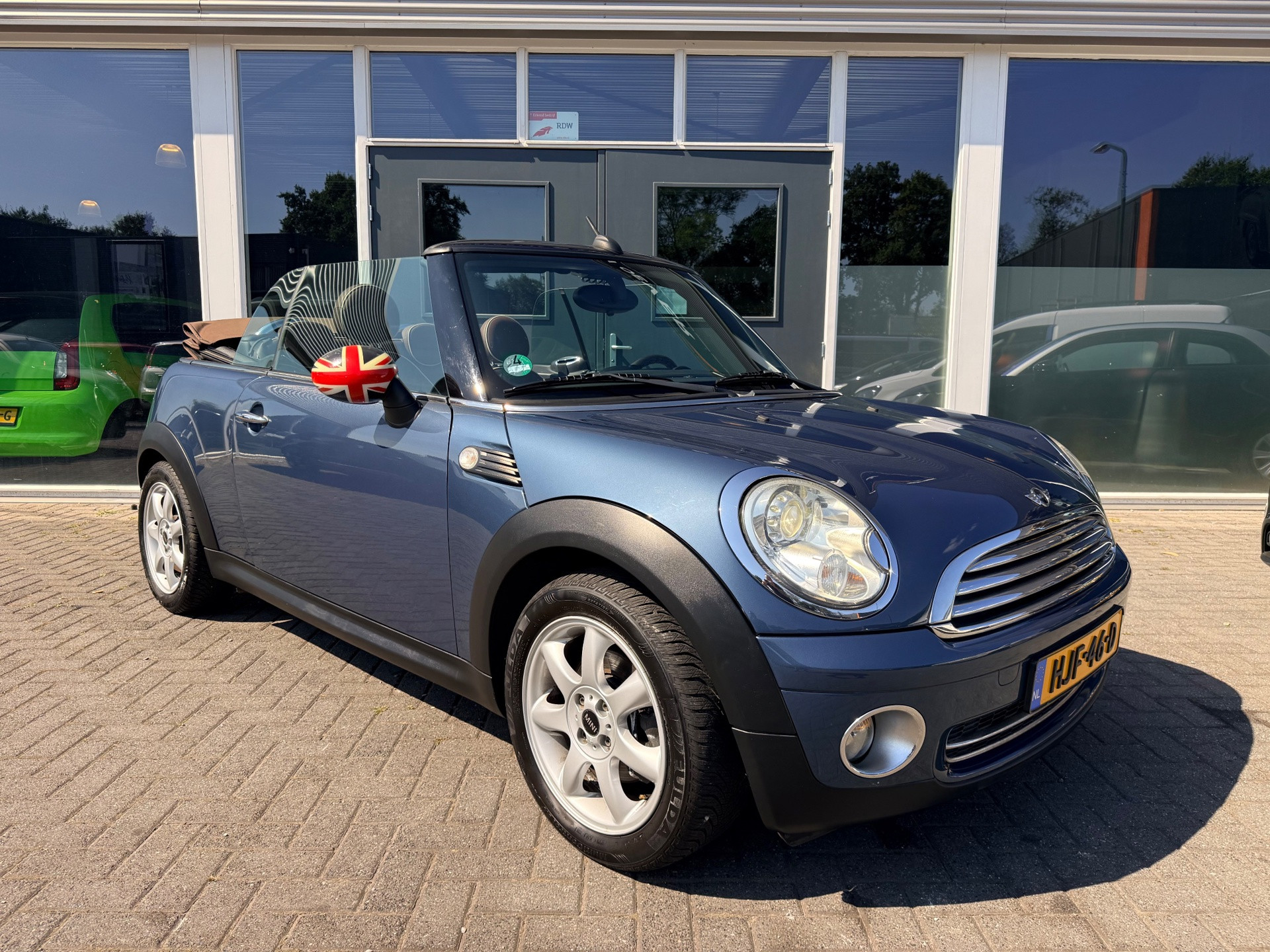 Mini Cabrio 1.6 Cooper/Leer/Navigatie/Stoelverwarming/Luxe UItvoering!!! 2009 - voorkant