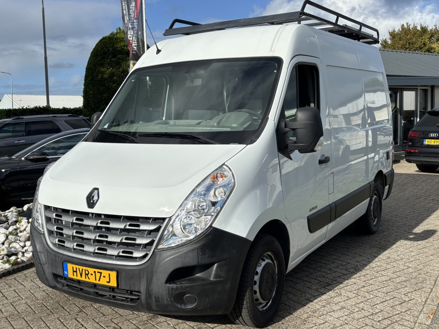 Renault Master 2.3 DCI 2012 Buscamper Camper 2 Persoons Zonnepanelen 2012 - voorkant