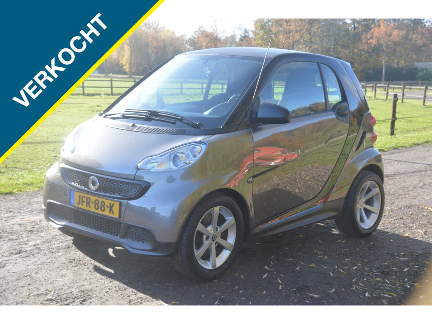 Smart Fortwo Coupé 1.0 mhd Base 2013 Bruin/Zwart Airco 2013 - voorkant