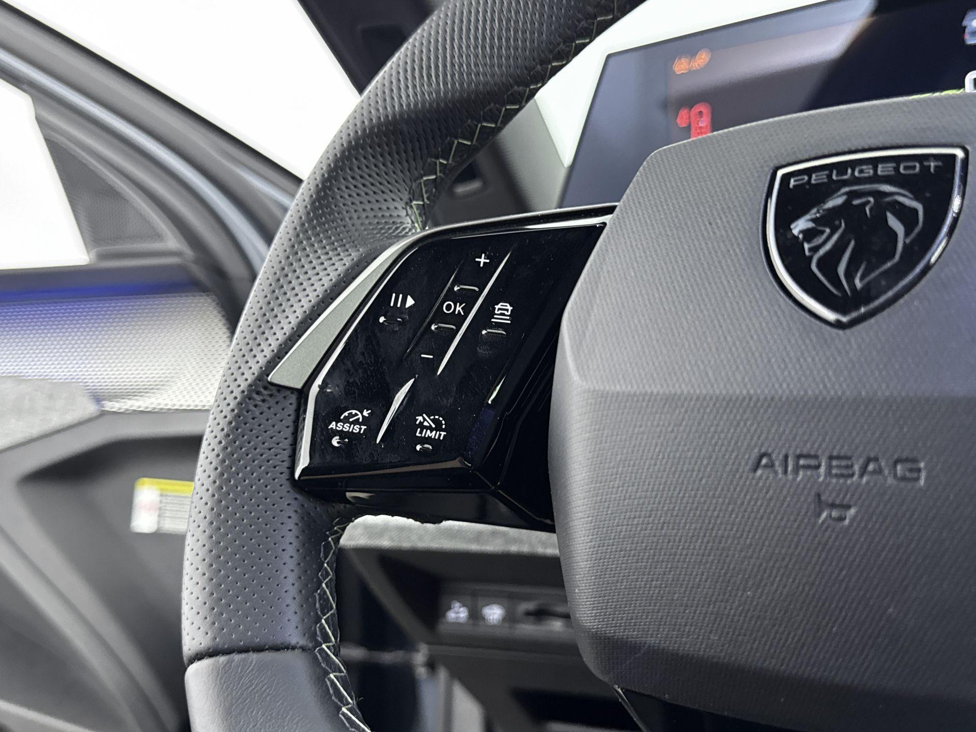 Foto van Peugeot E-5008