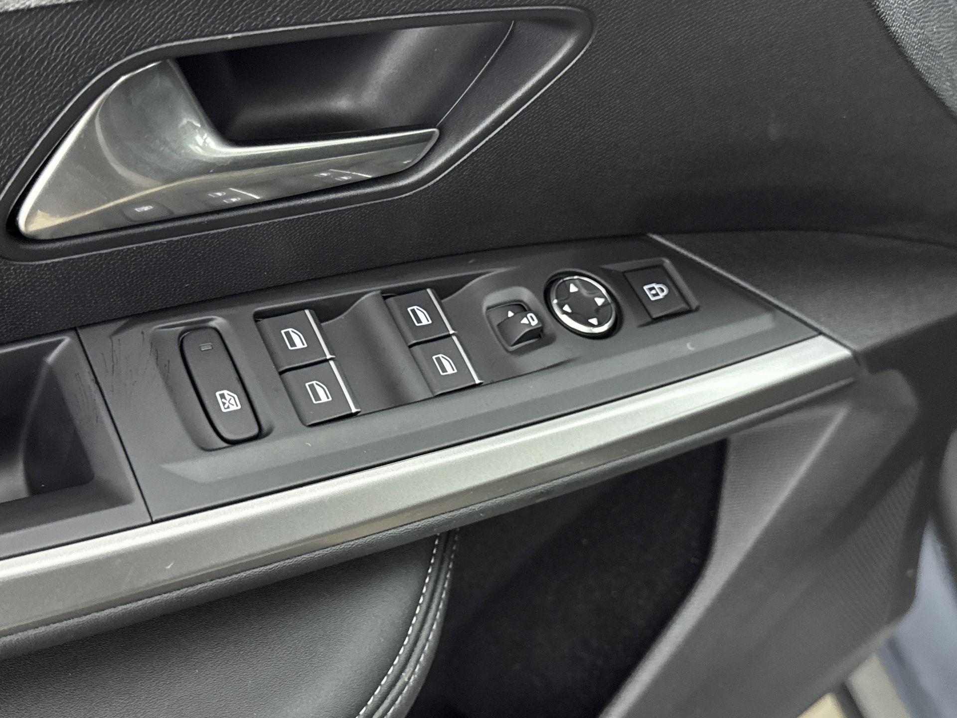 Foto van Peugeot E-5008