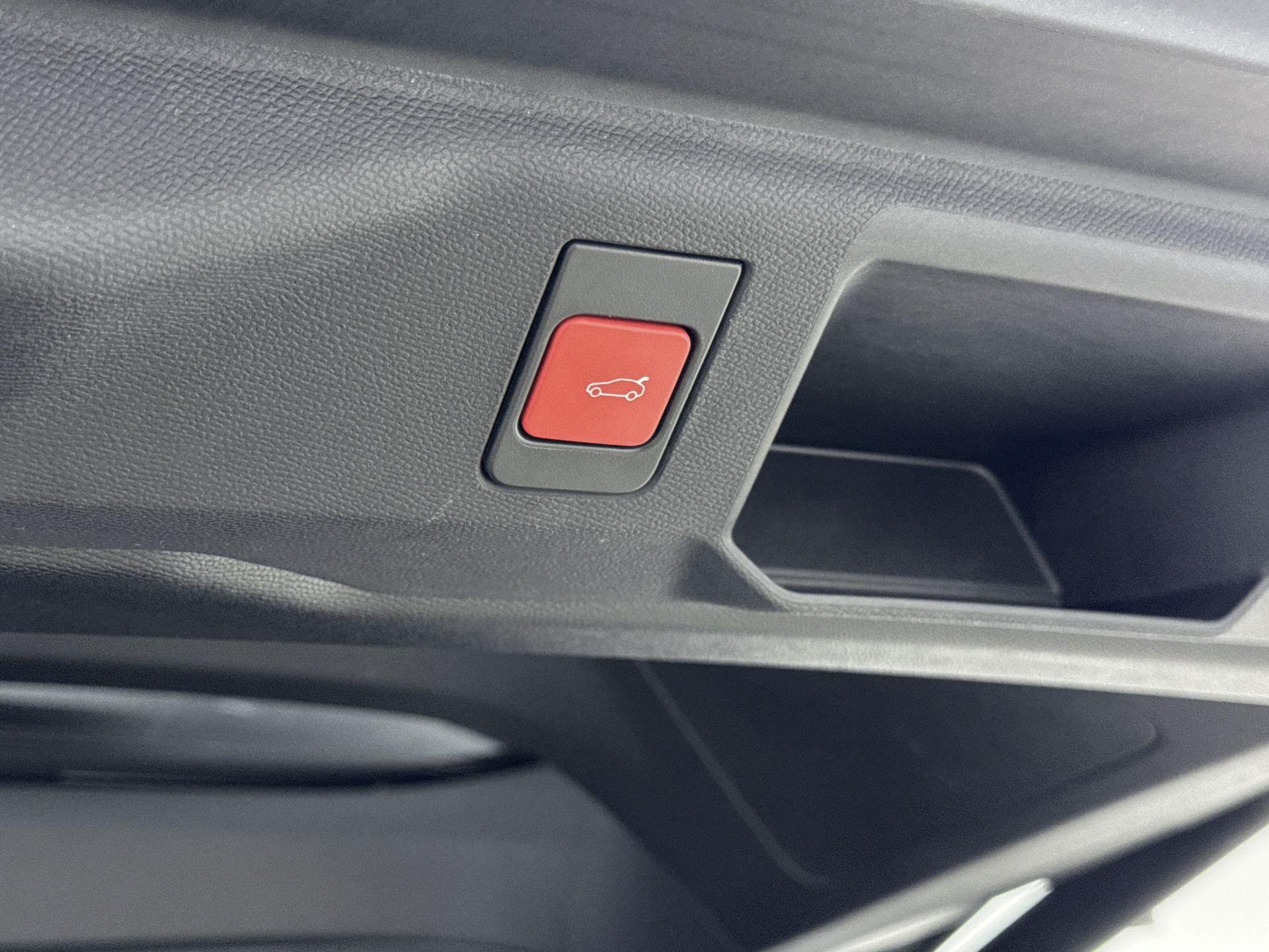 Foto van Peugeot E-5008