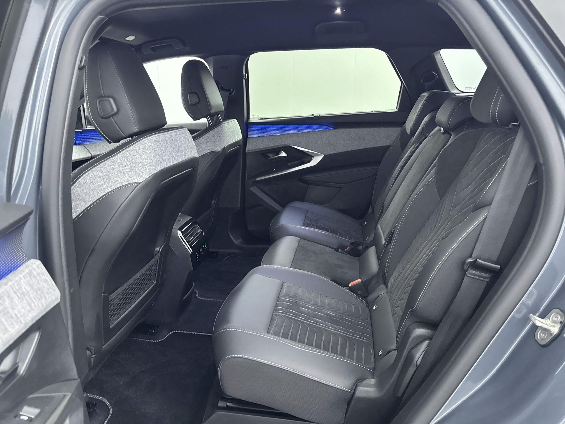 Foto van Peugeot E-5008
