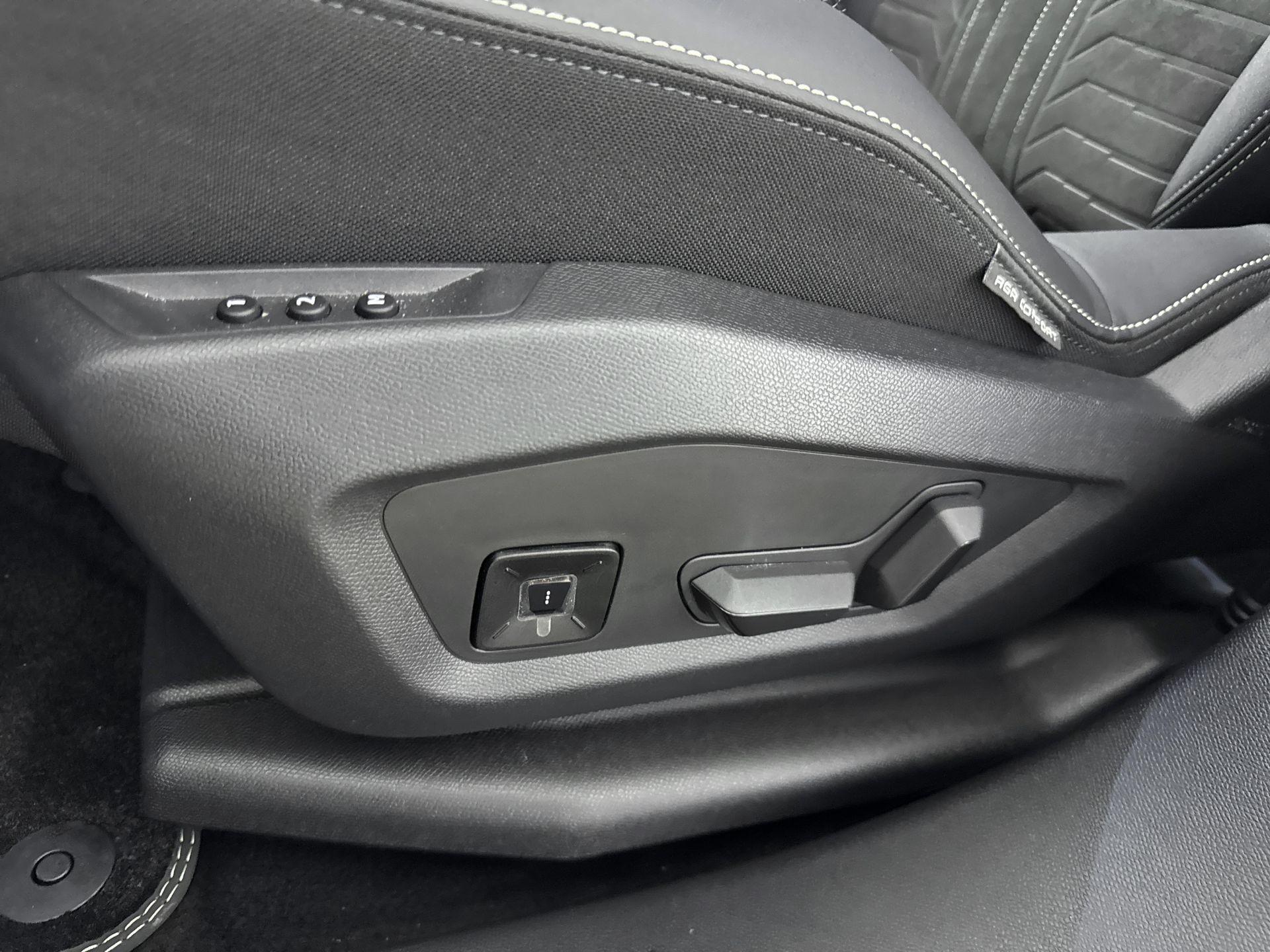 Foto van Peugeot E-5008