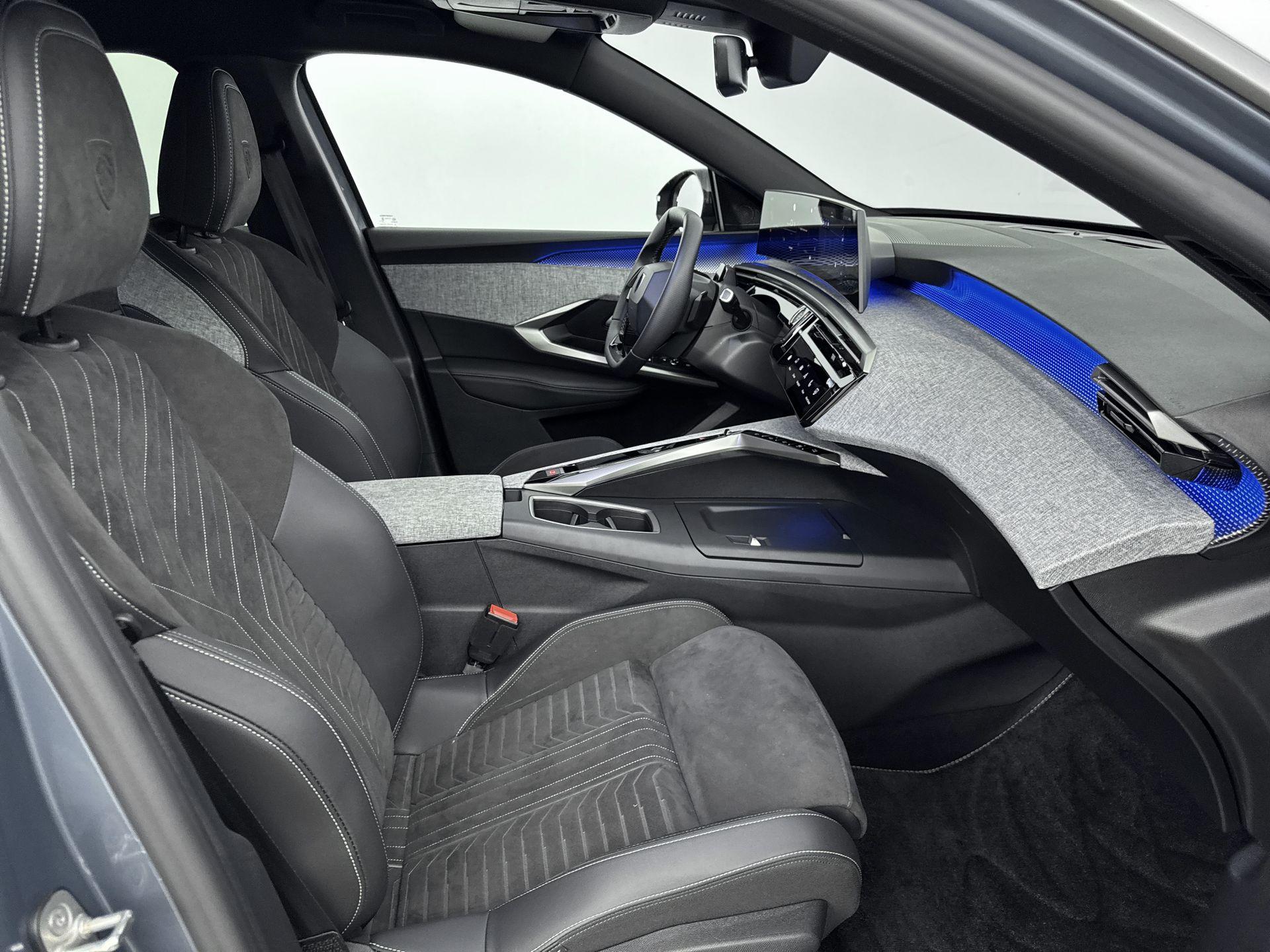 Foto van Peugeot E-5008