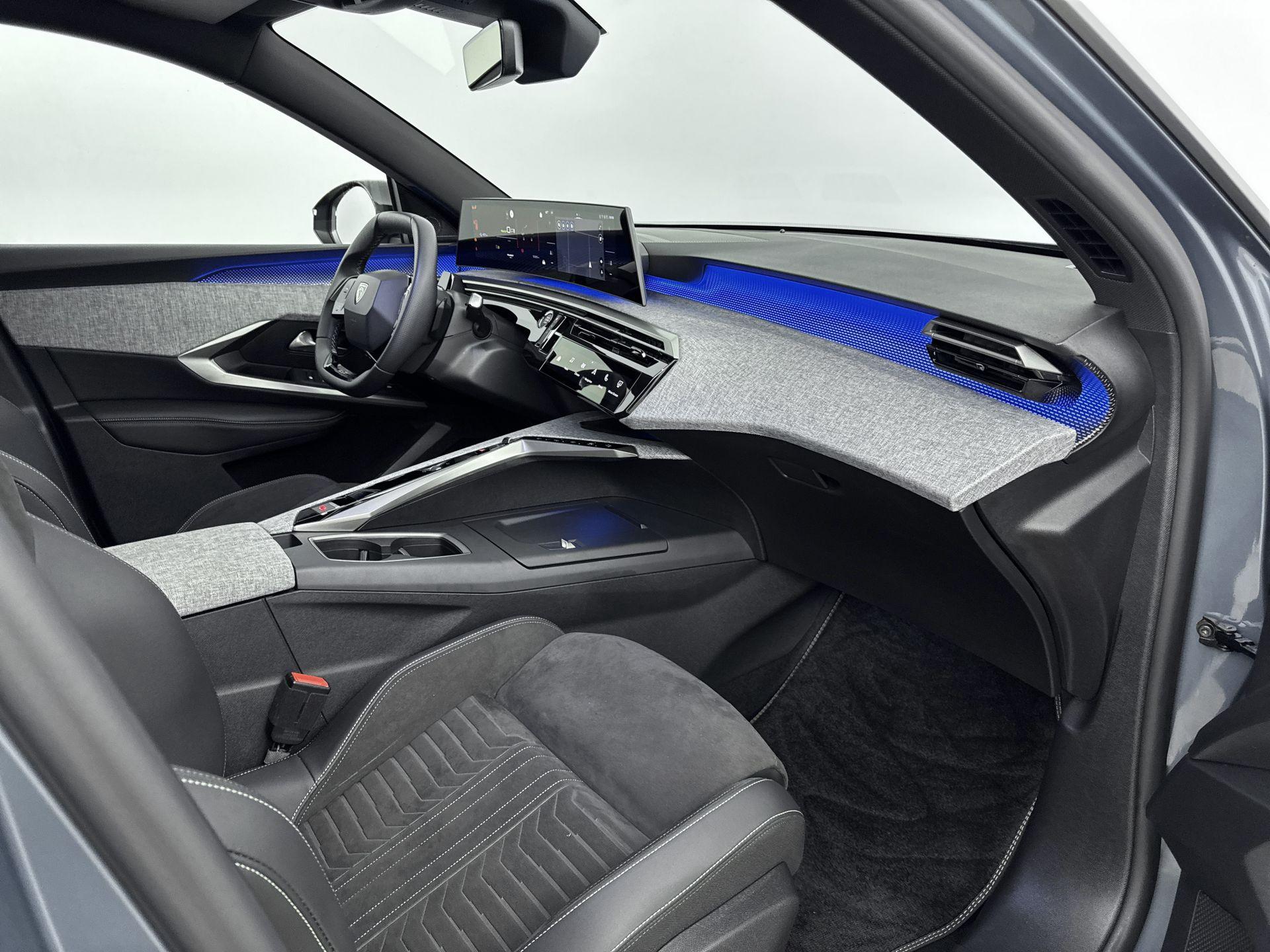 Foto van Peugeot E-5008