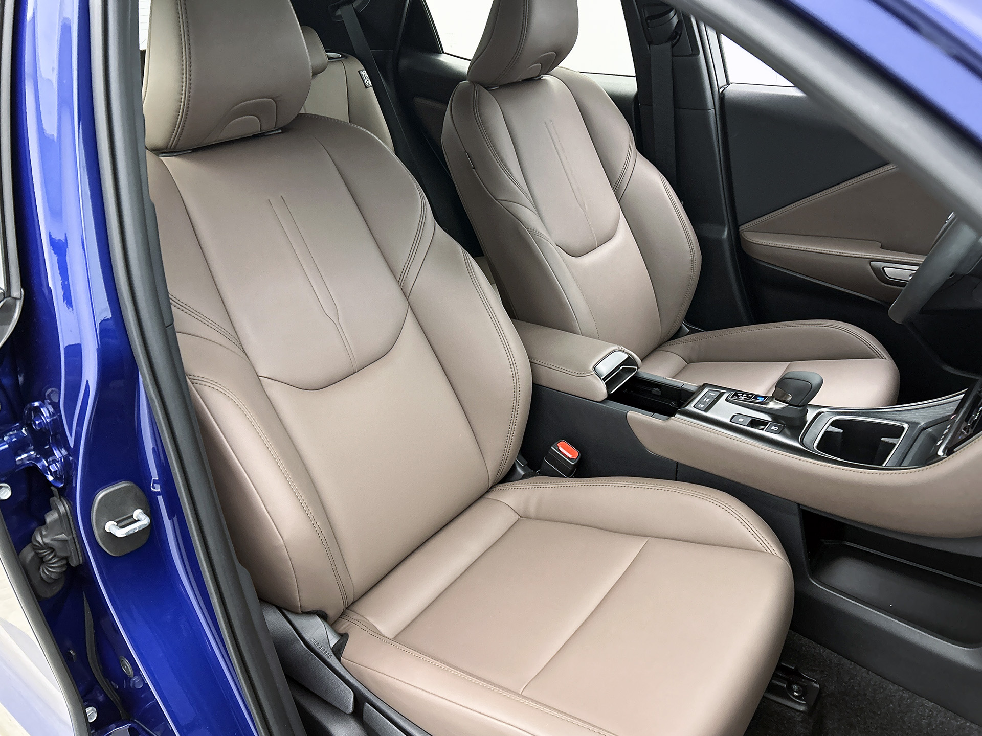 Foto van Lexus LBX