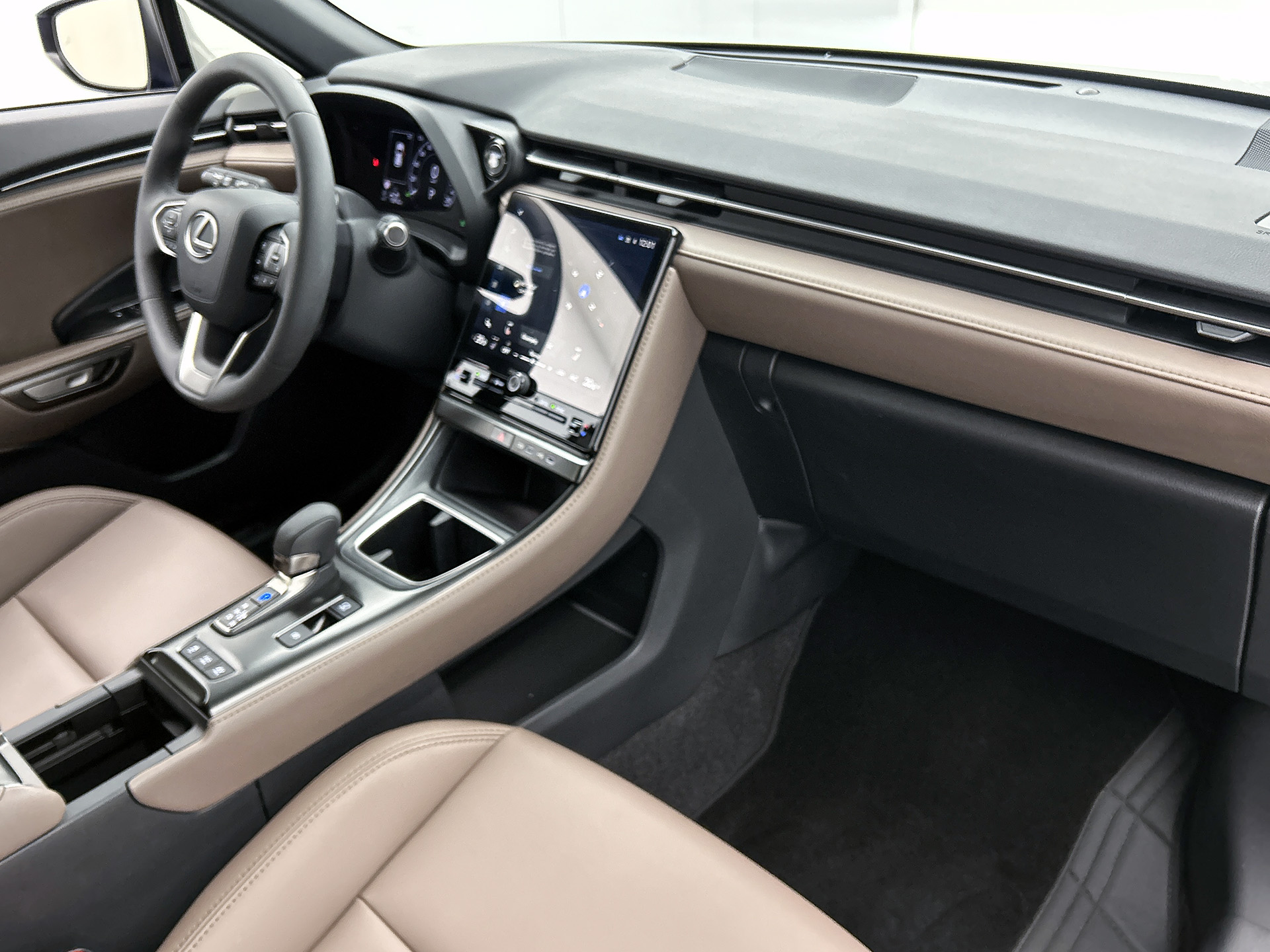 Foto van Lexus LBX