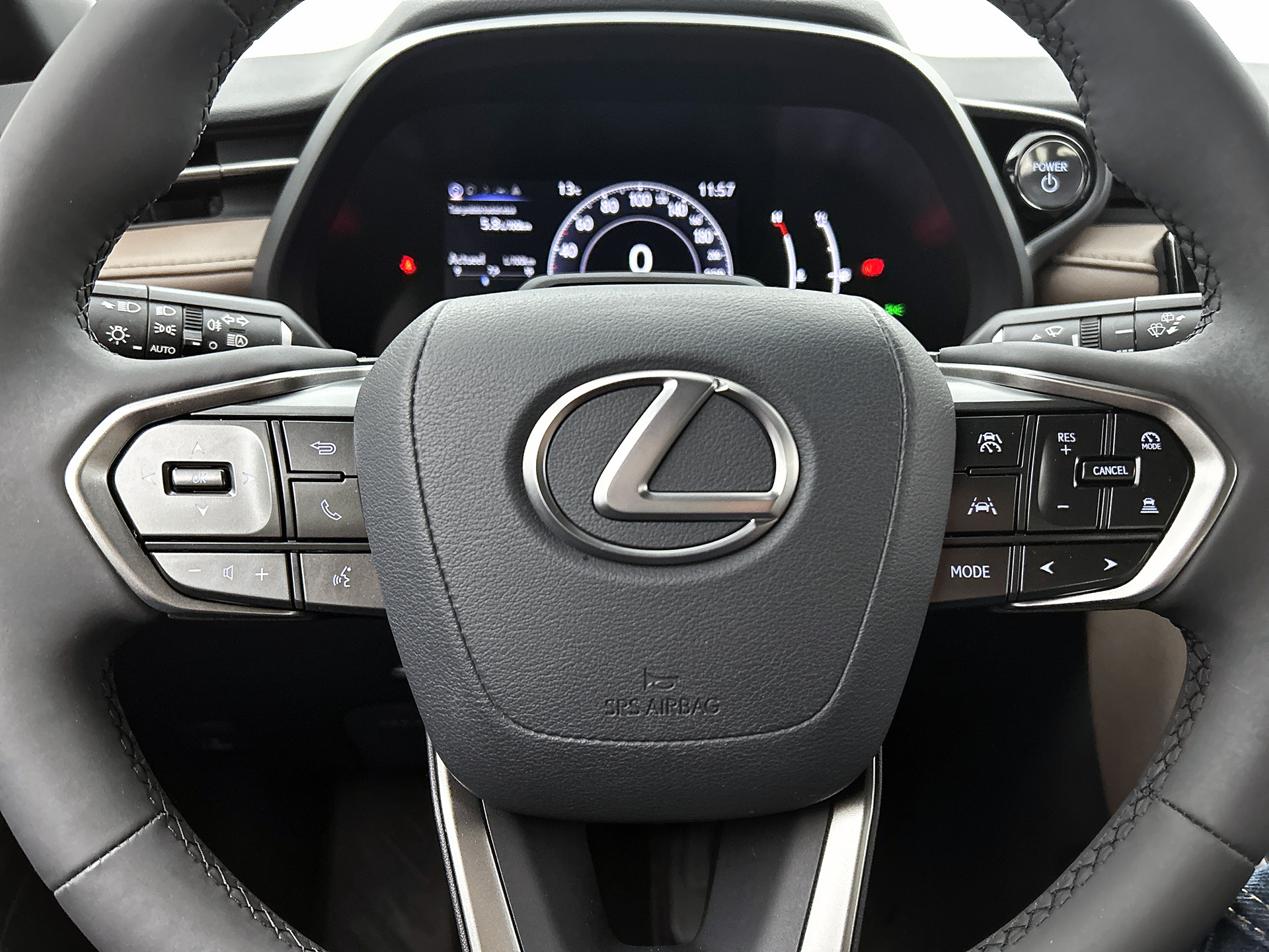 Foto van Lexus LBX