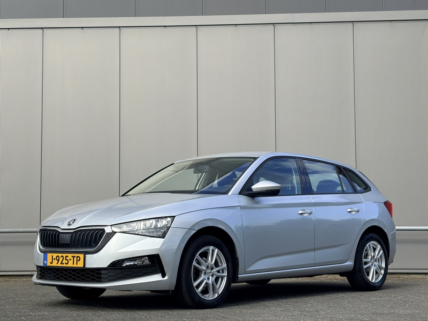 Skoda Scala 1.0 TSI Active - airco - cruise - Bluetooth - 2019 - voorkant