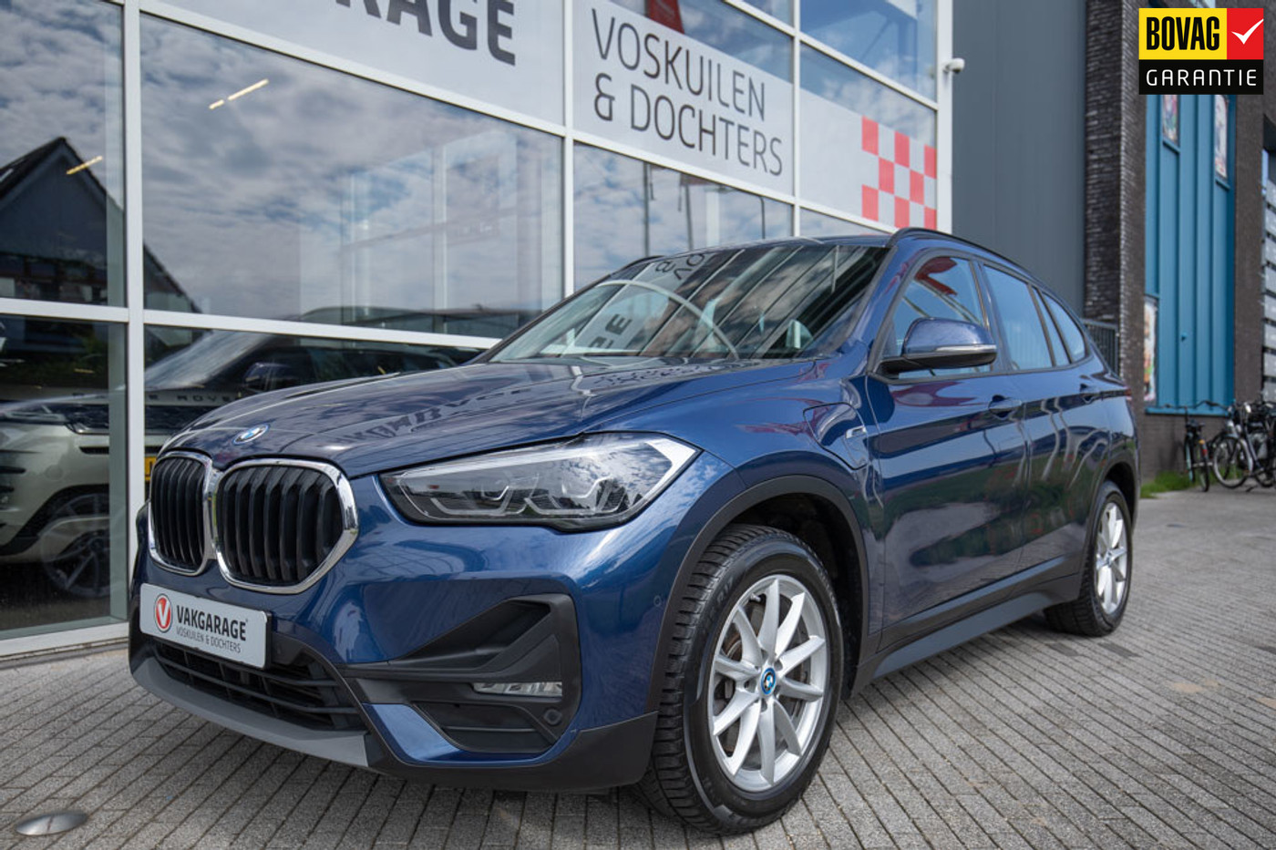 BMW X1 XDrive25e Business Edition Plus | Head up display | Apple Carplay 2022 - voorkant