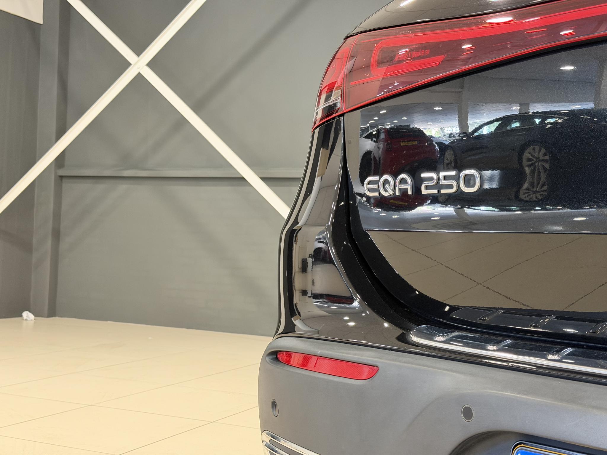 Foto van Mercedes-Benz Eqa