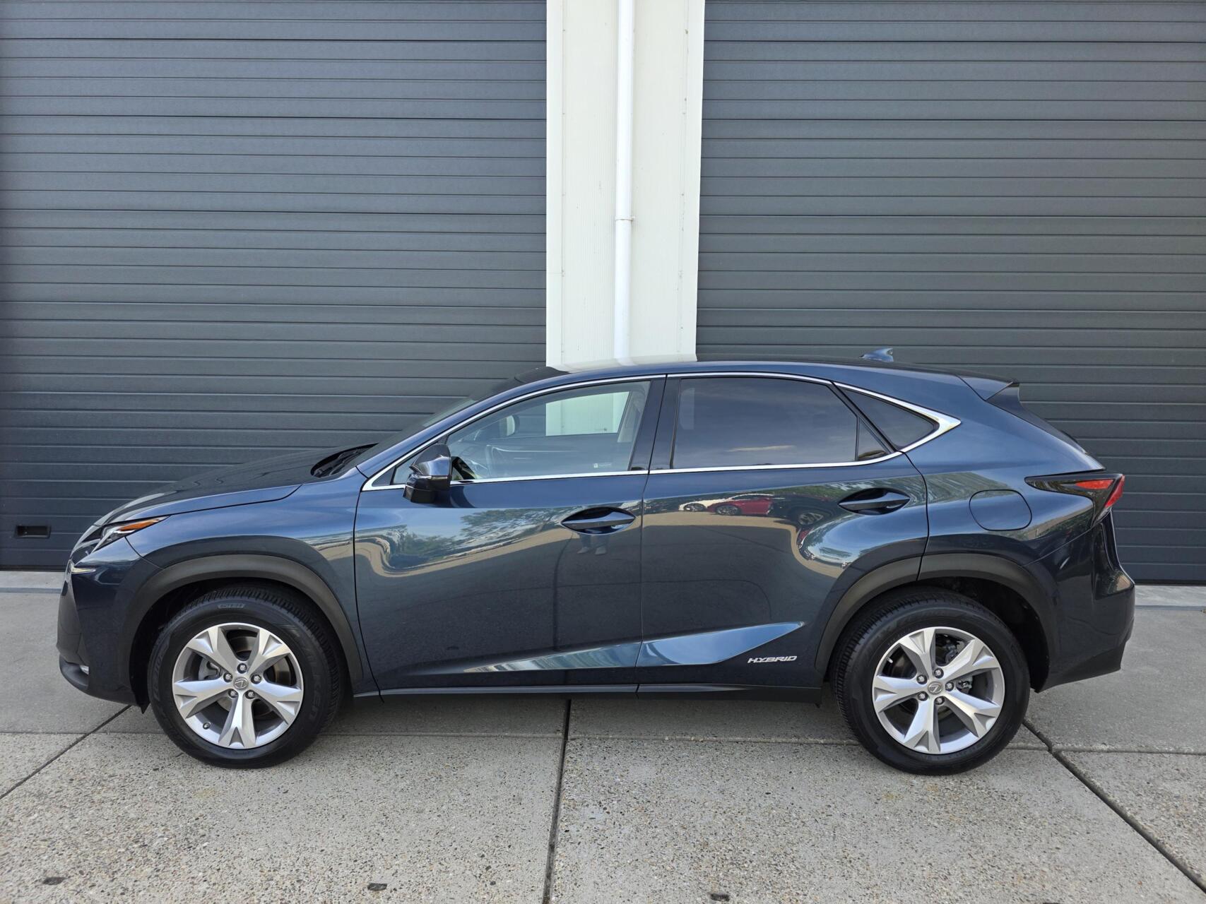 Foto van Lexus NX