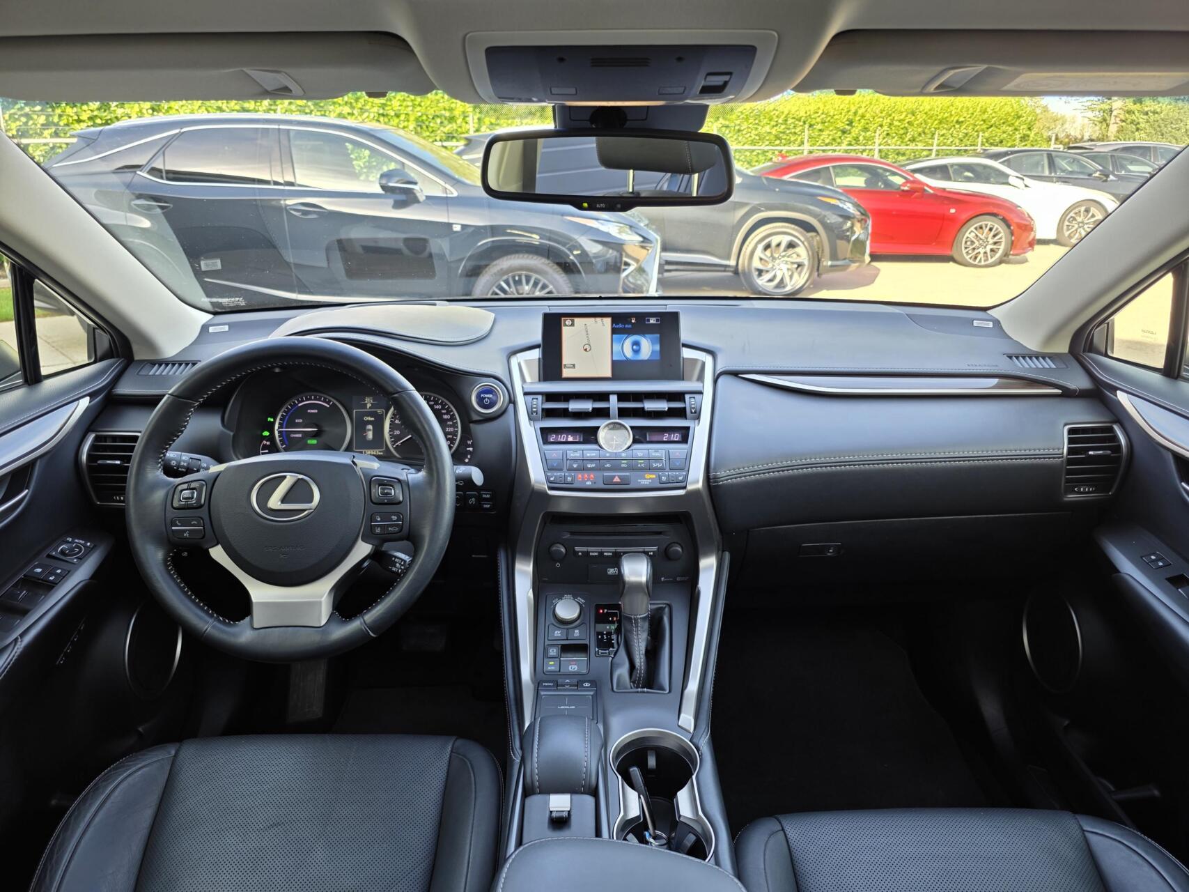Foto van Lexus NX