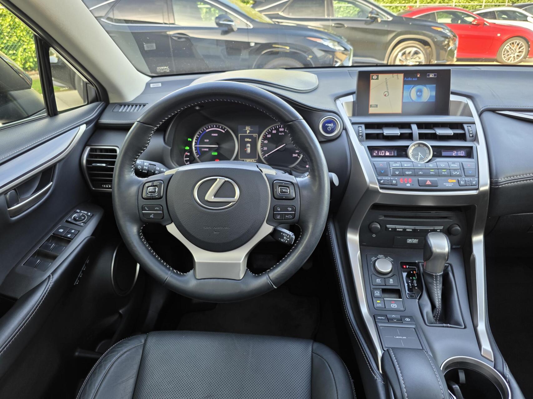 Foto van Lexus NX