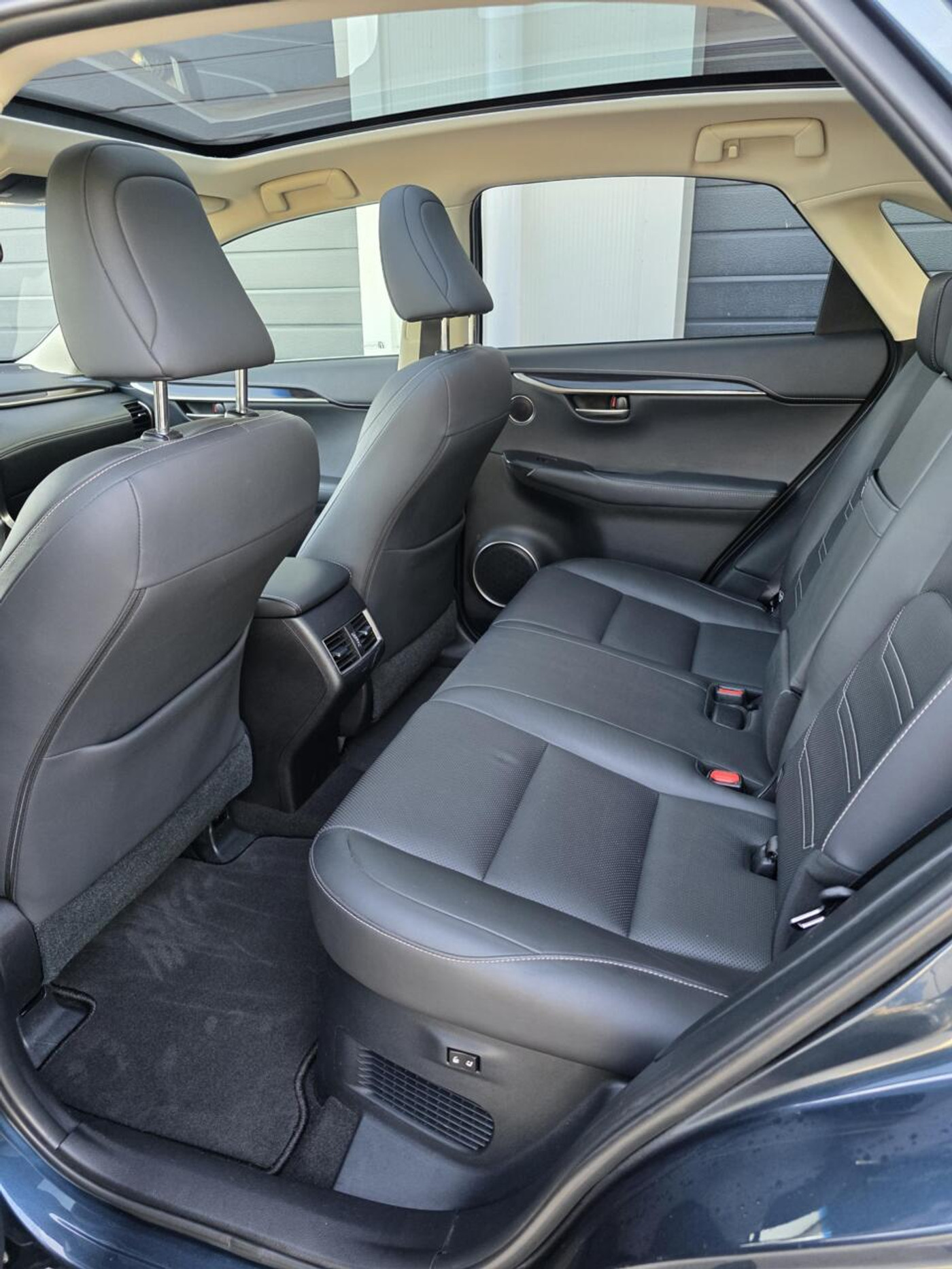 Foto van Lexus NX