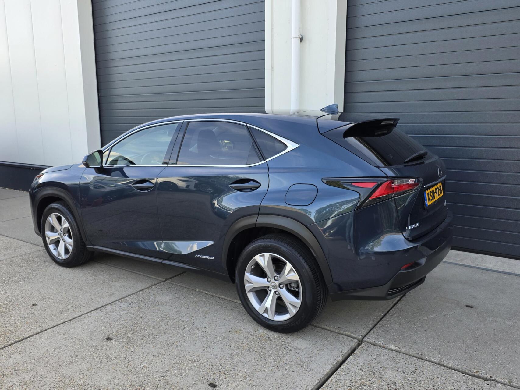Foto van Lexus NX