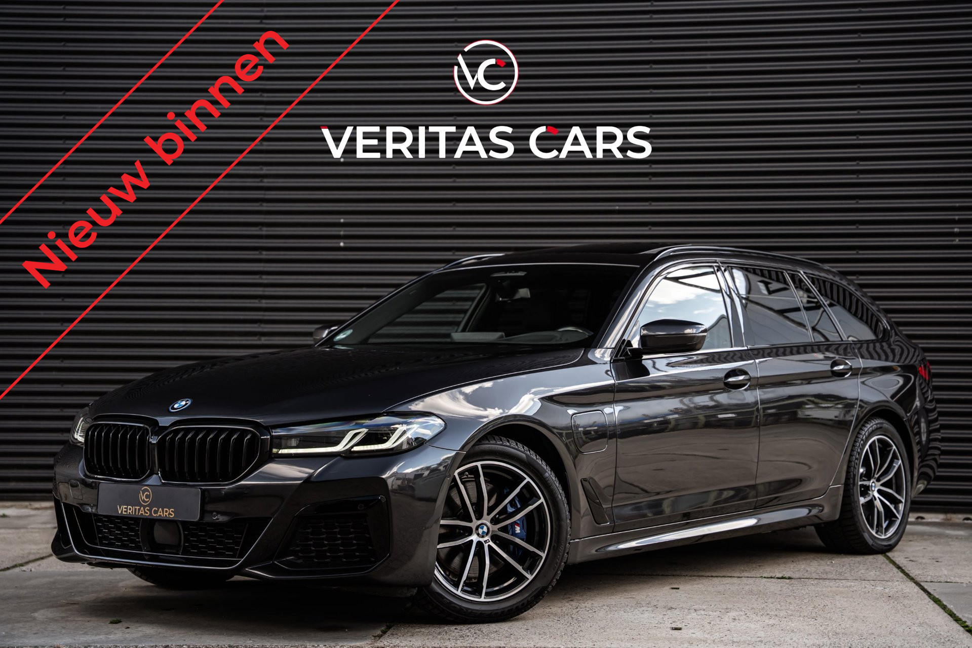 BMW 5-serie Touring 530e M-Sport 292PK|BTW|Pano|Trekhaak|HUD|Sfeer|Full Led|Keyless|Drive Mode e.o. 2022 - voorkant