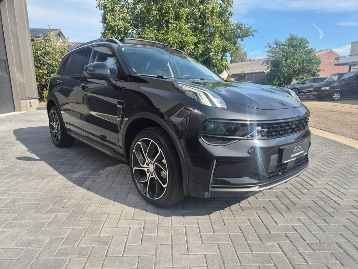 Foto van LYNK & Co 01