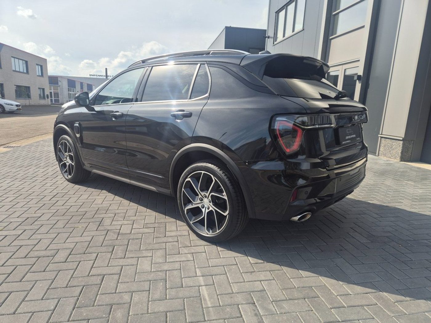 Foto van LYNK & Co 01
