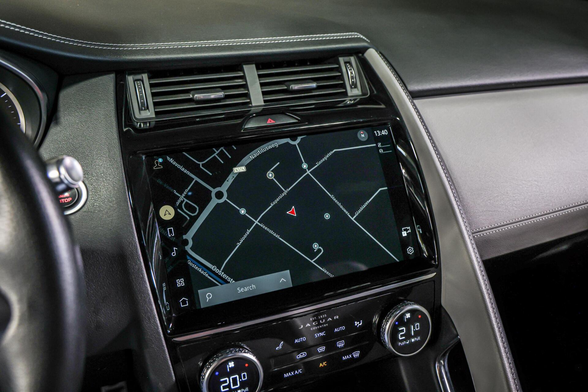 Foto van Jaguar E-pace
