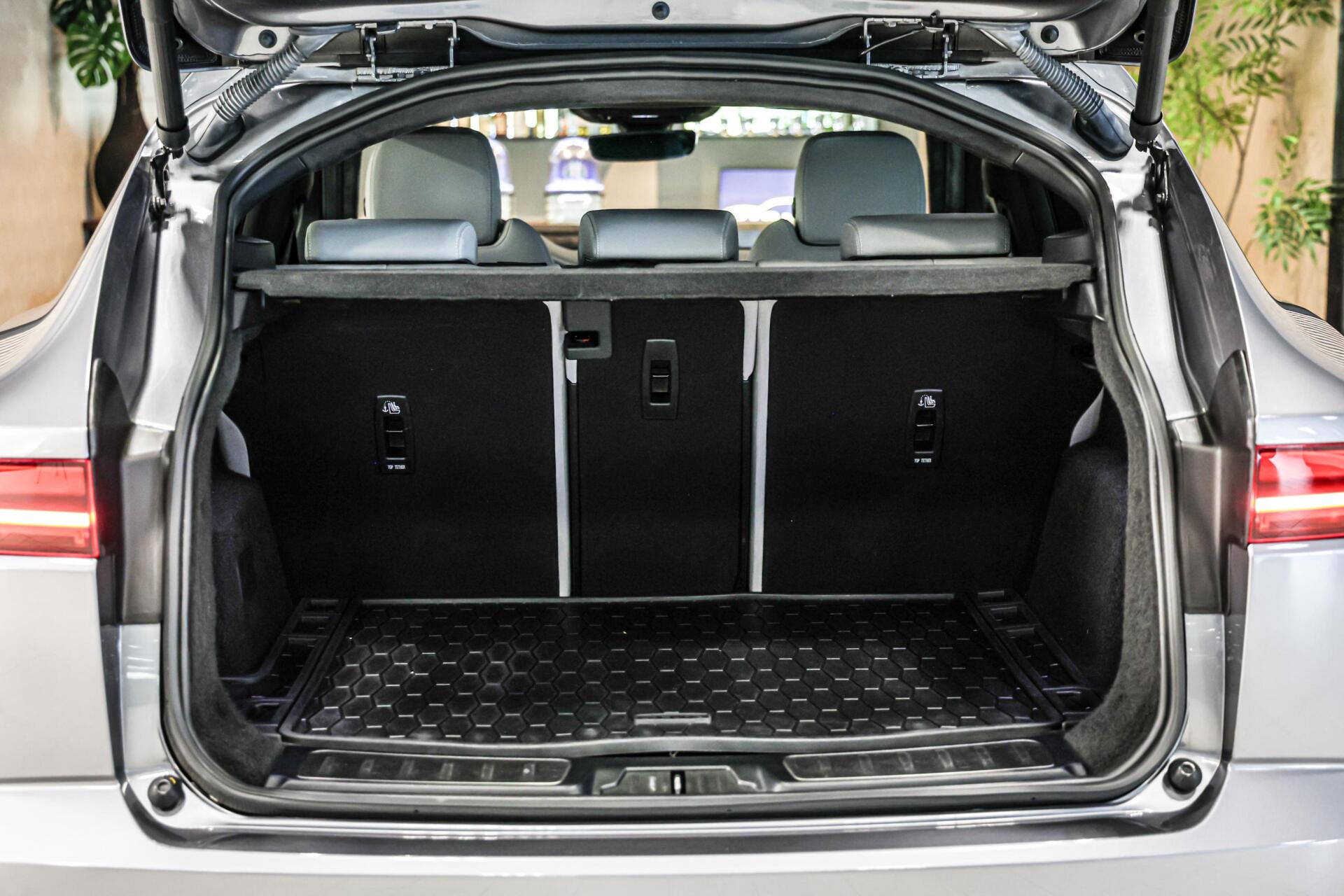 Foto van Jaguar E-pace