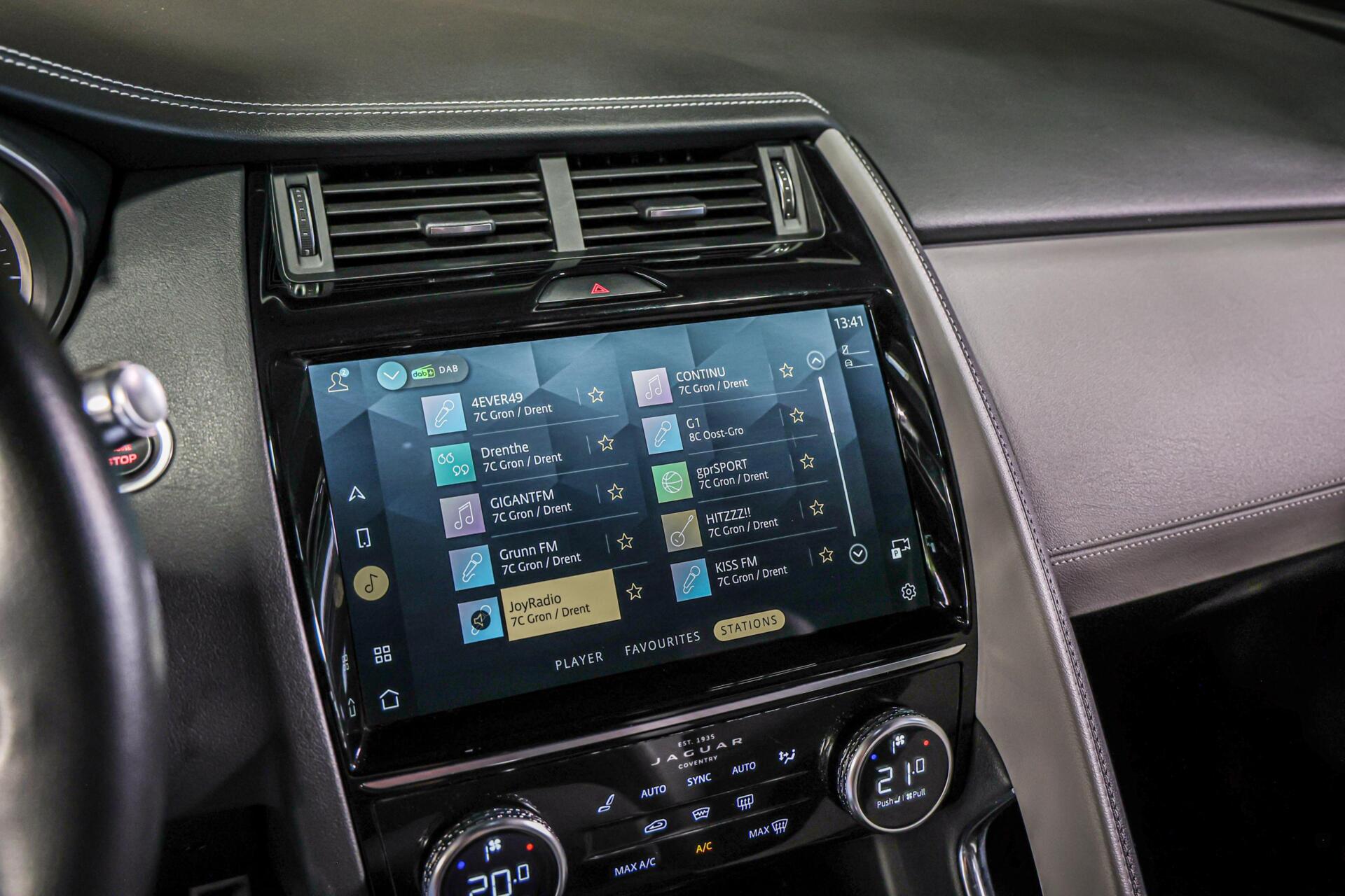 Foto van Jaguar E-pace