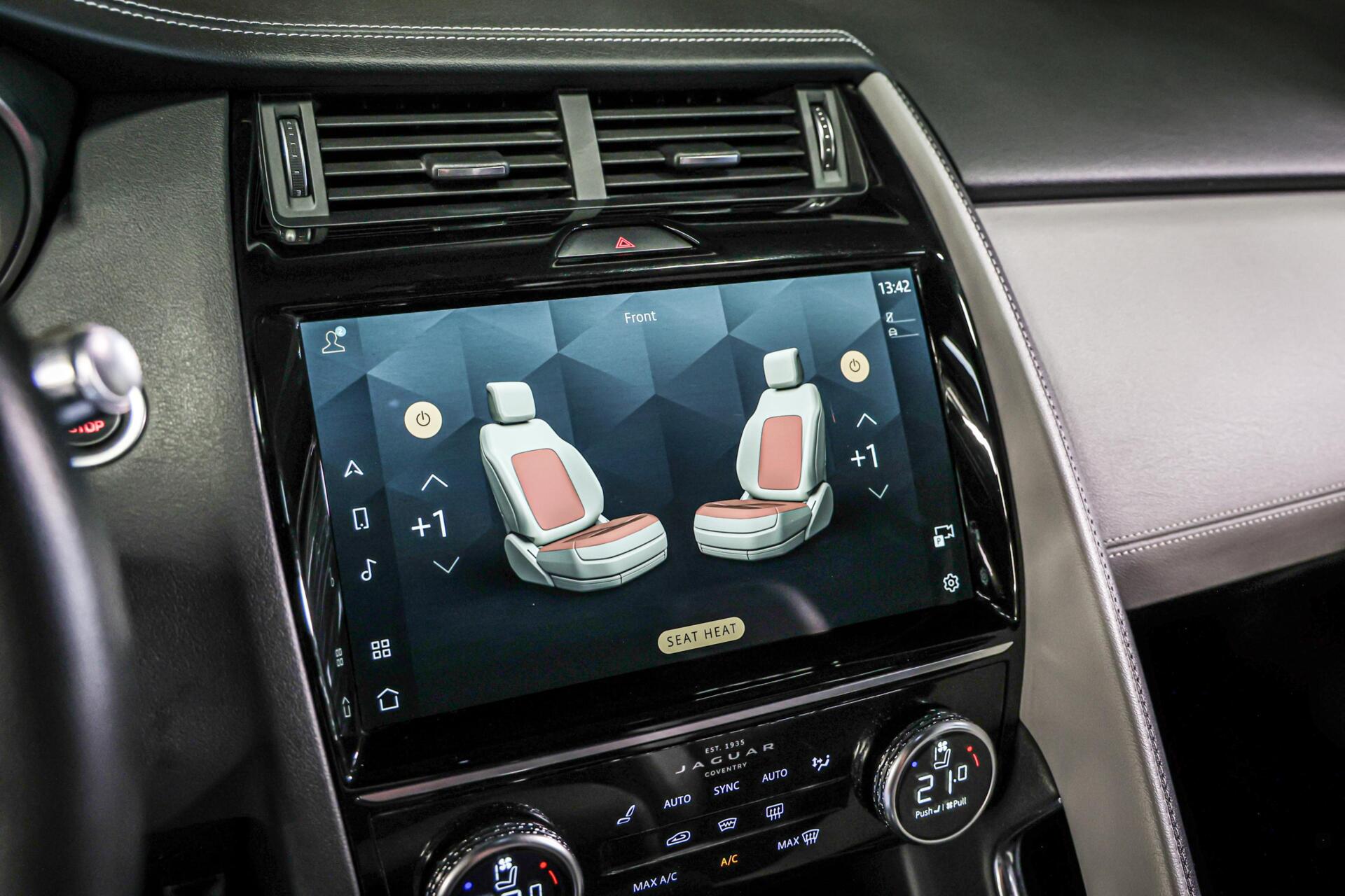 Foto van Jaguar E-pace