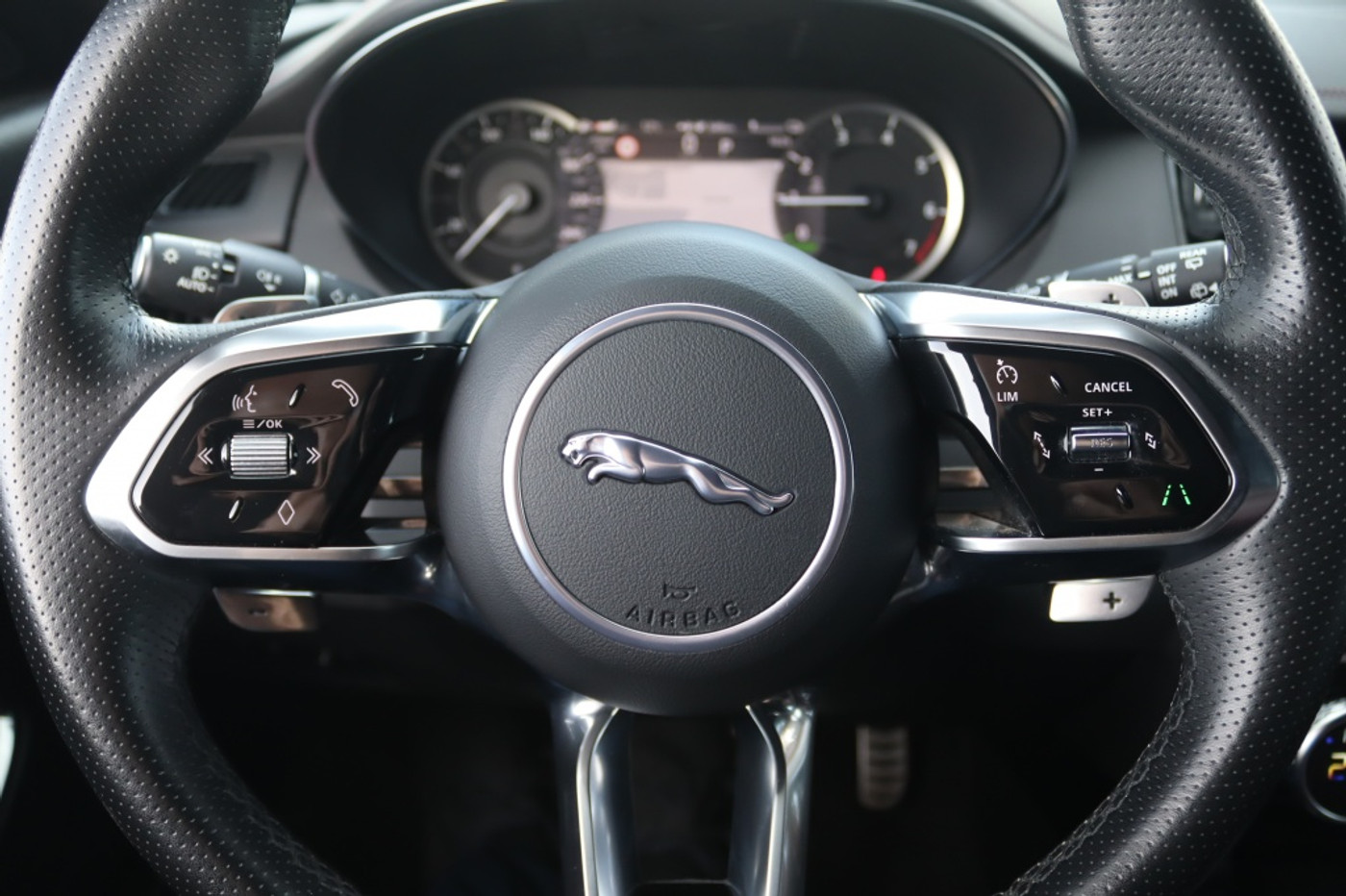 Foto van Jaguar E-pace