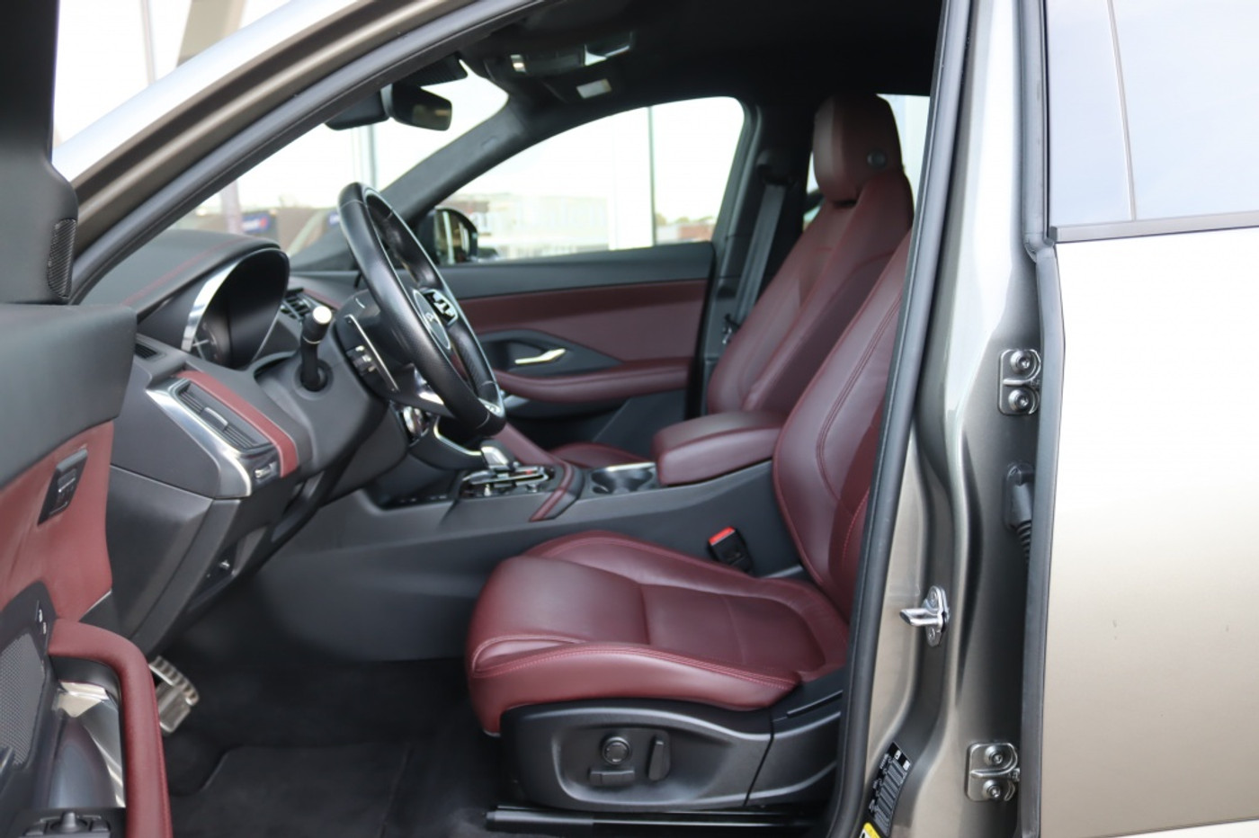 Foto van Jaguar E-pace