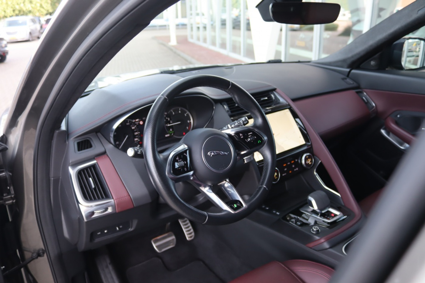 Foto van Jaguar E-pace