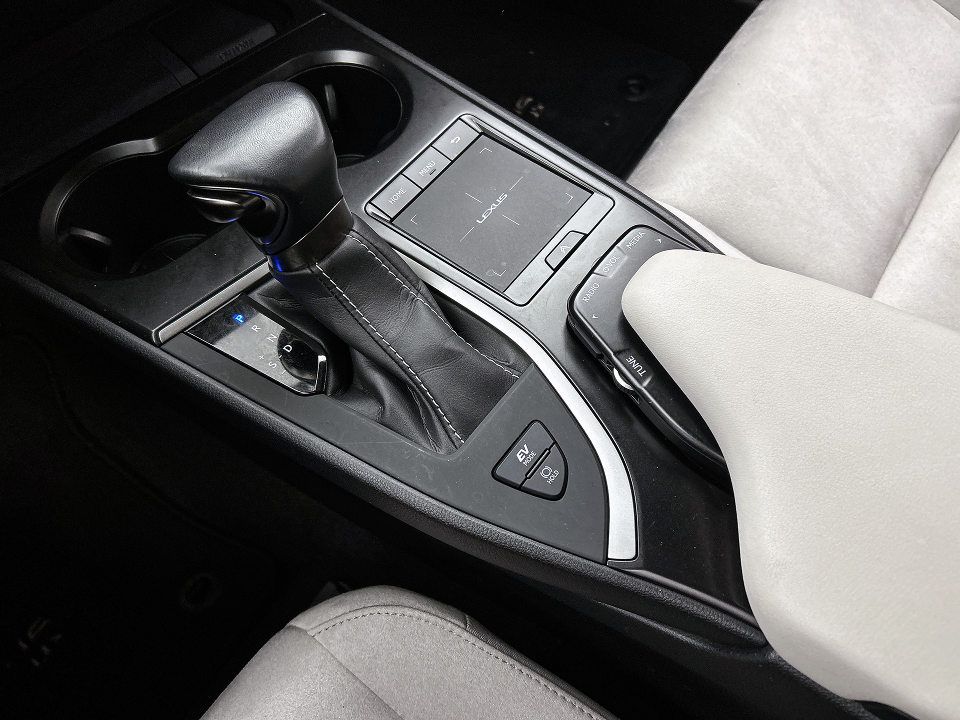 Foto van Lexus Ux
