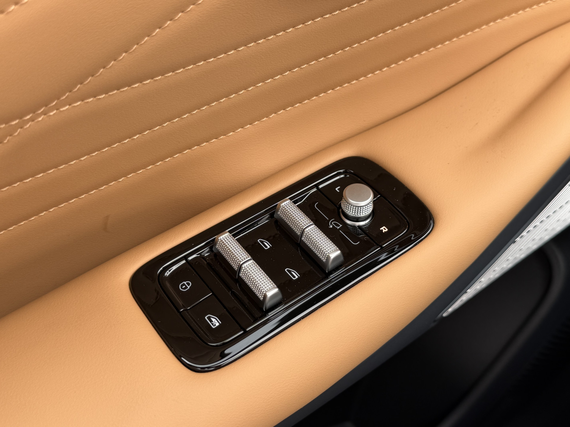 Foto van Geely Starray Em-i