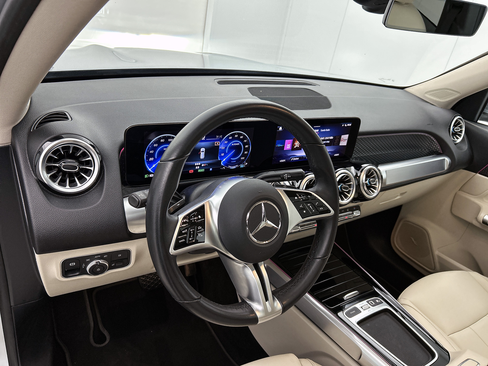 Foto van Mercedes-Benz Eqb