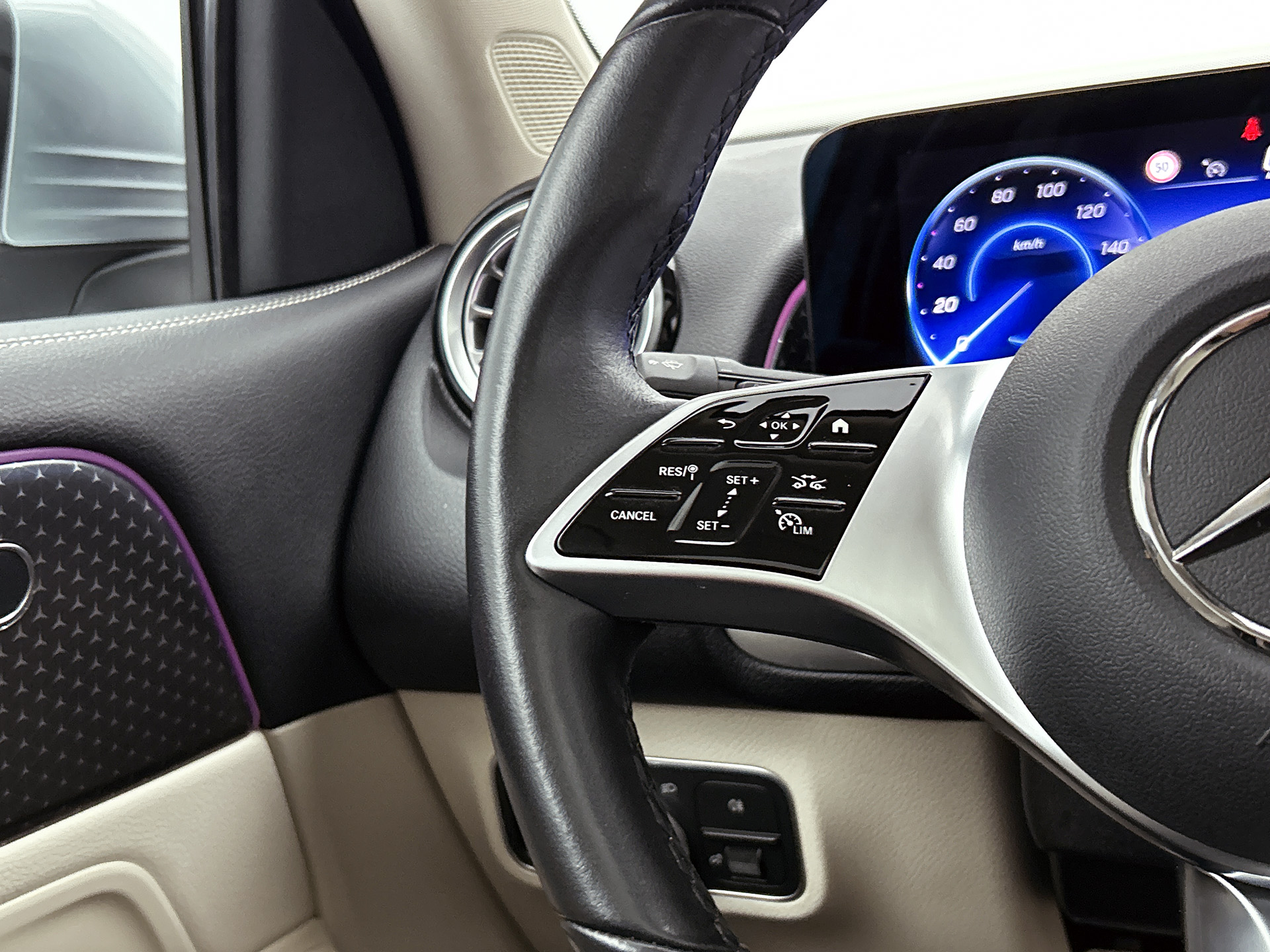 Foto van Mercedes-Benz Eqb