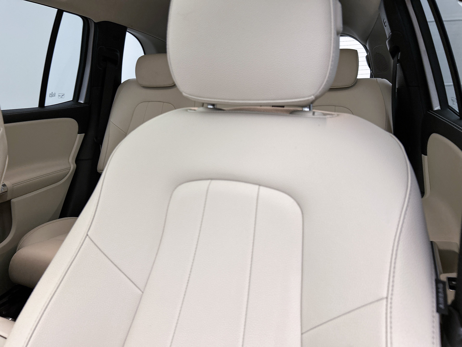 Foto van Mercedes-Benz Eqb