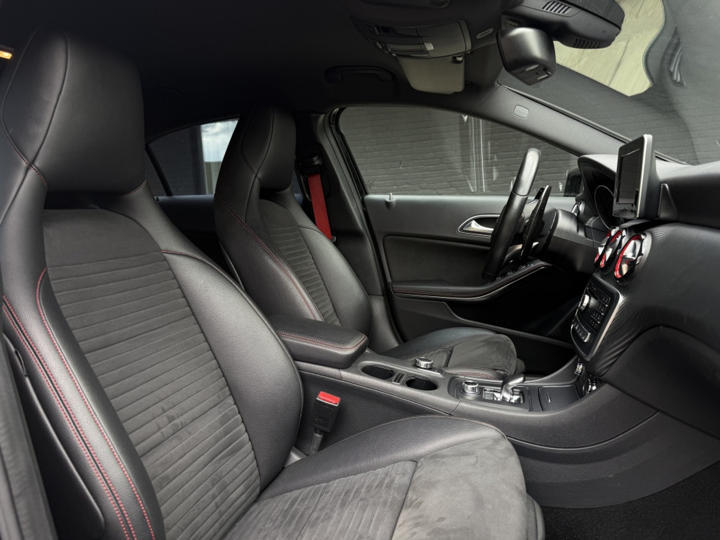 Foto van Mercedes-Benz AMG A 45