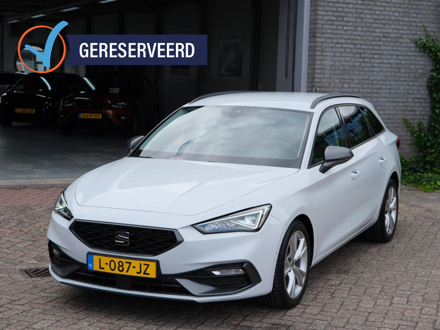 Seat Leon Sportstourer 1.5 TSI Style Business Intense 2021 - voorkant