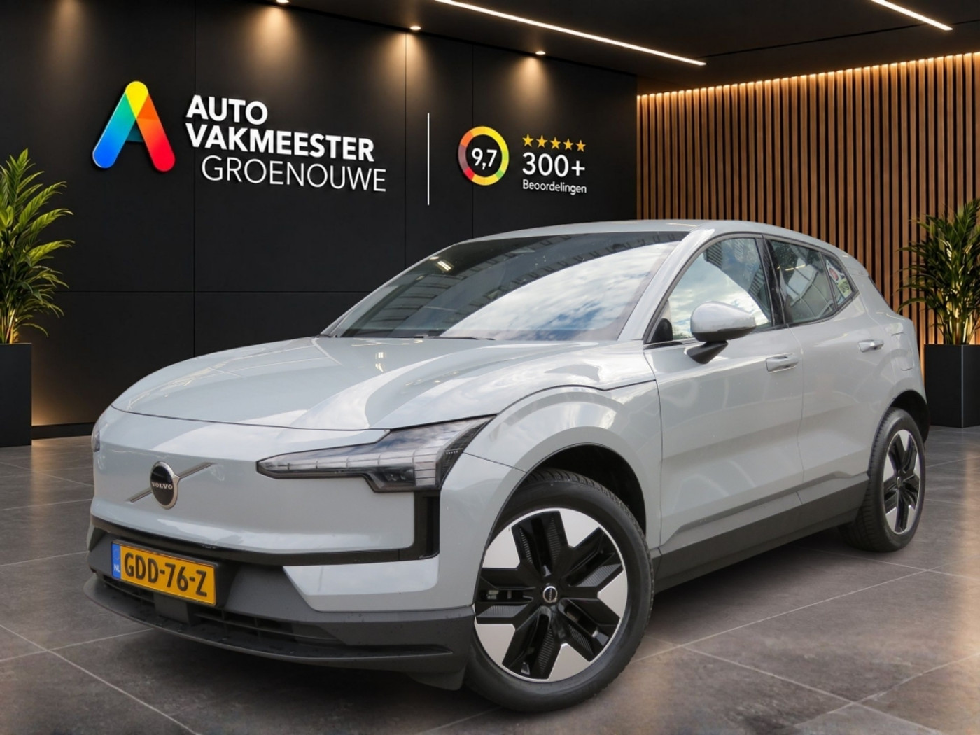 Volvo Ex30 EXTENDED CORE 69 KWH / soh90% / Trekhaak / Camera / BOVAG garantie 2024 - voorkant