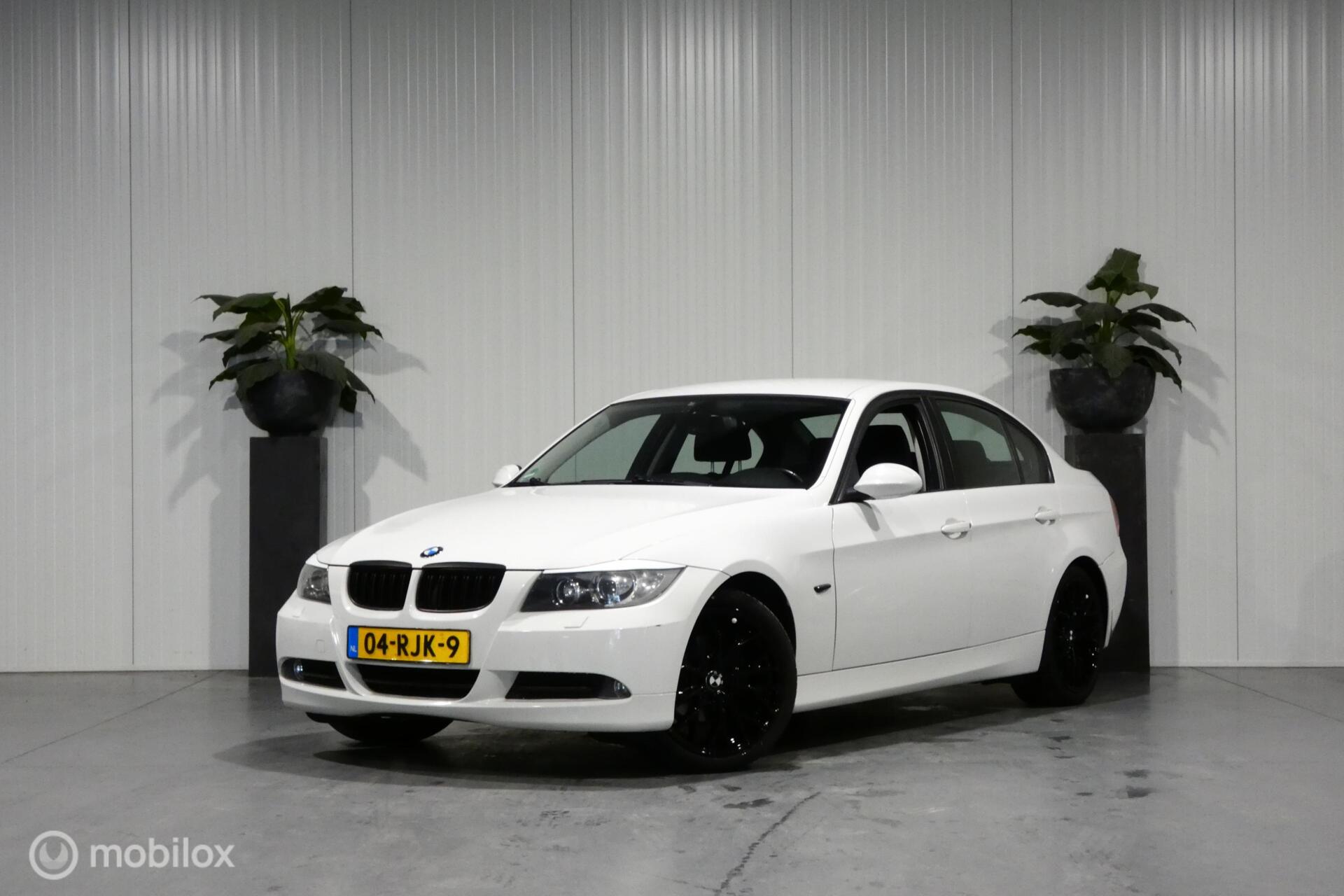 BMW 3er Reihe 318i High Executive 2008 - voorkant