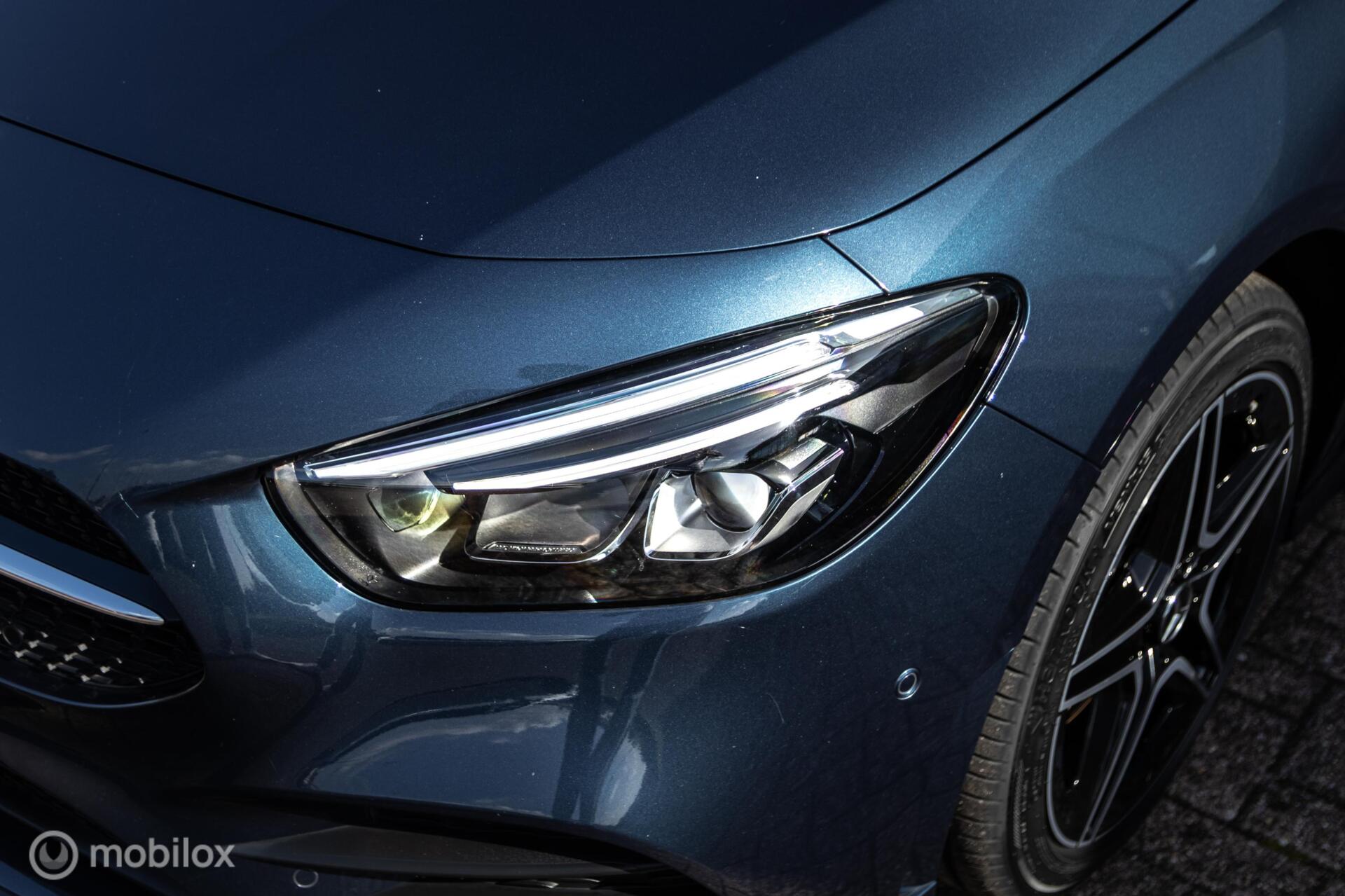 Foto van Mercedes-Benz B 250 E