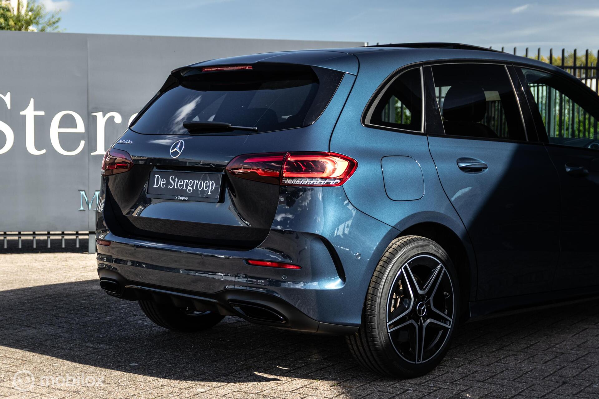 Foto van Mercedes-Benz B 250 E