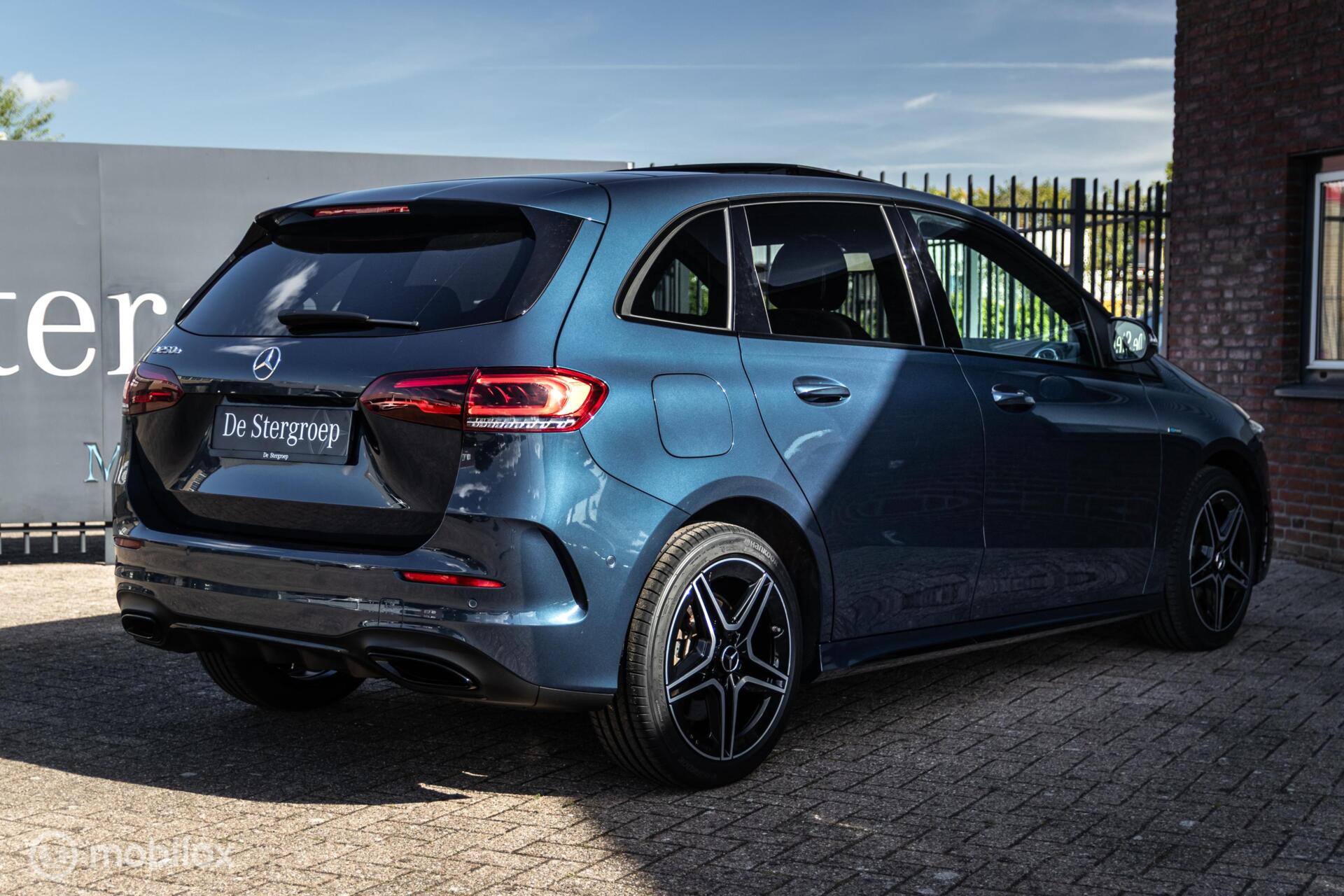 Foto van Mercedes-Benz B 250 E