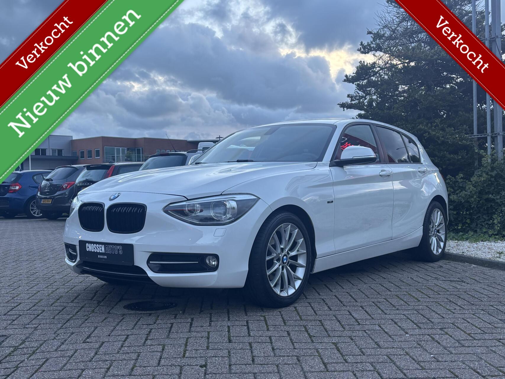 BMW 1er Reihe 116i Sport Line, Auto, Xenon, Navi, NW APK! 2012 - voorkant