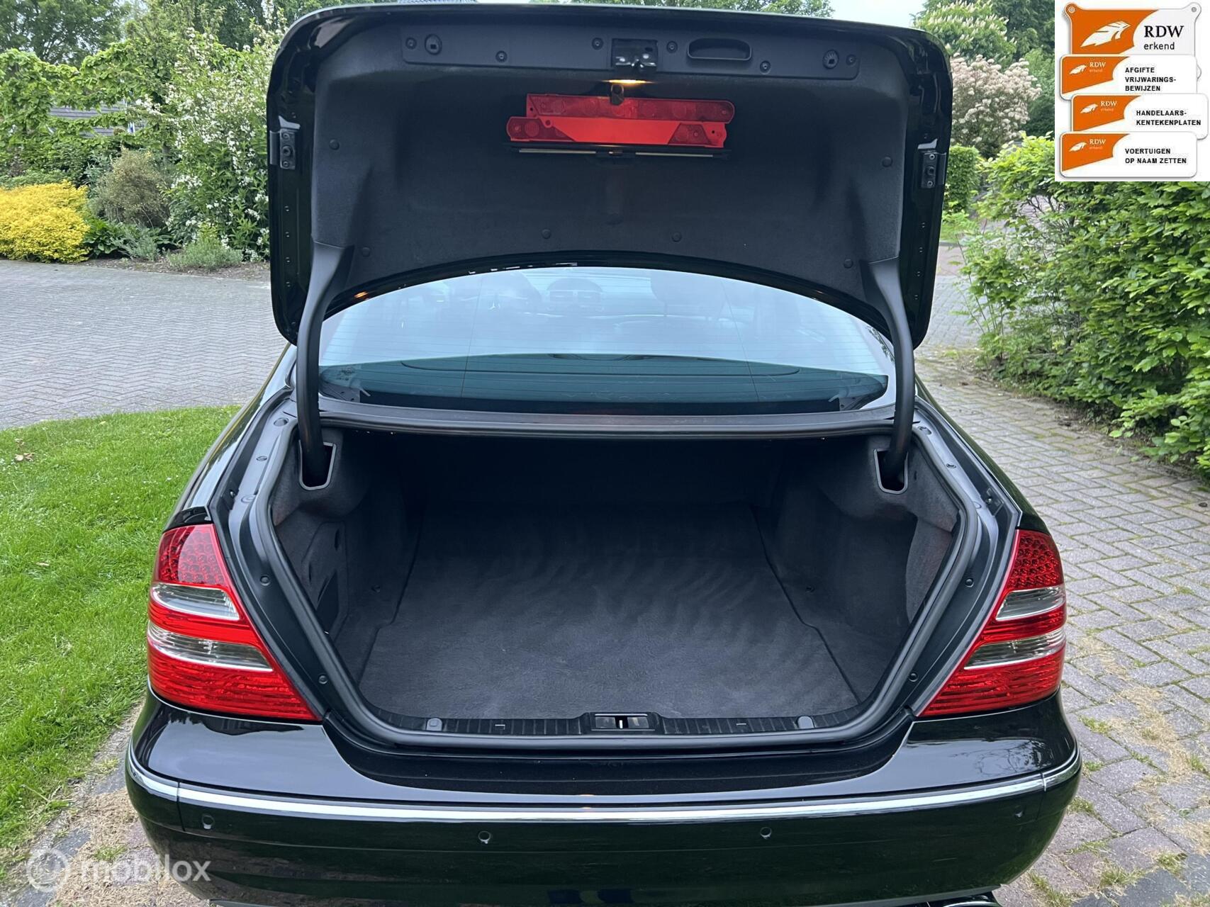 Foto van Mercedes-Benz E 55 AMG