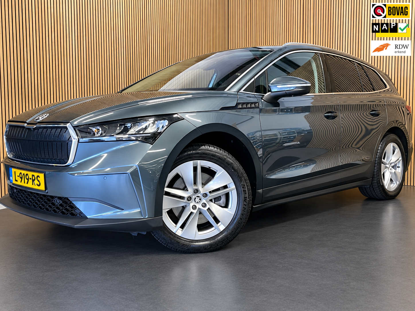 Skoda Enyaq 80 80|87% SOH|GROTE ACCU|ELEK.TREKHAAK||STUUR+STOELVERW.V+A|CARPLAY/ANDROID|CAMERA|NAVI|NAP|NL-AUTO|INCL. BTW|1e EIG.| 2021 - voorkant