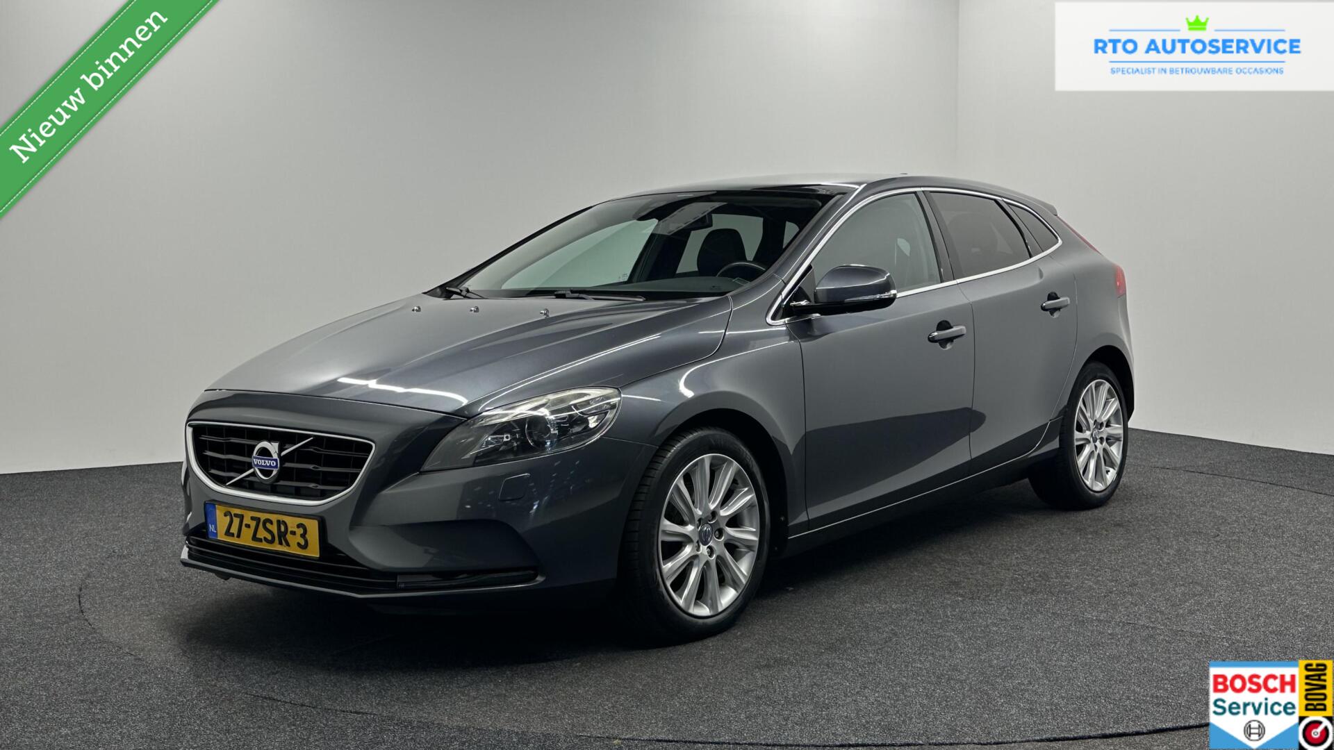 Volvo V40 1.6 T3 Summum  PANO LEER CAMERA NAVIGATIE ECC CRUISE LM. 2013 - voorkant
