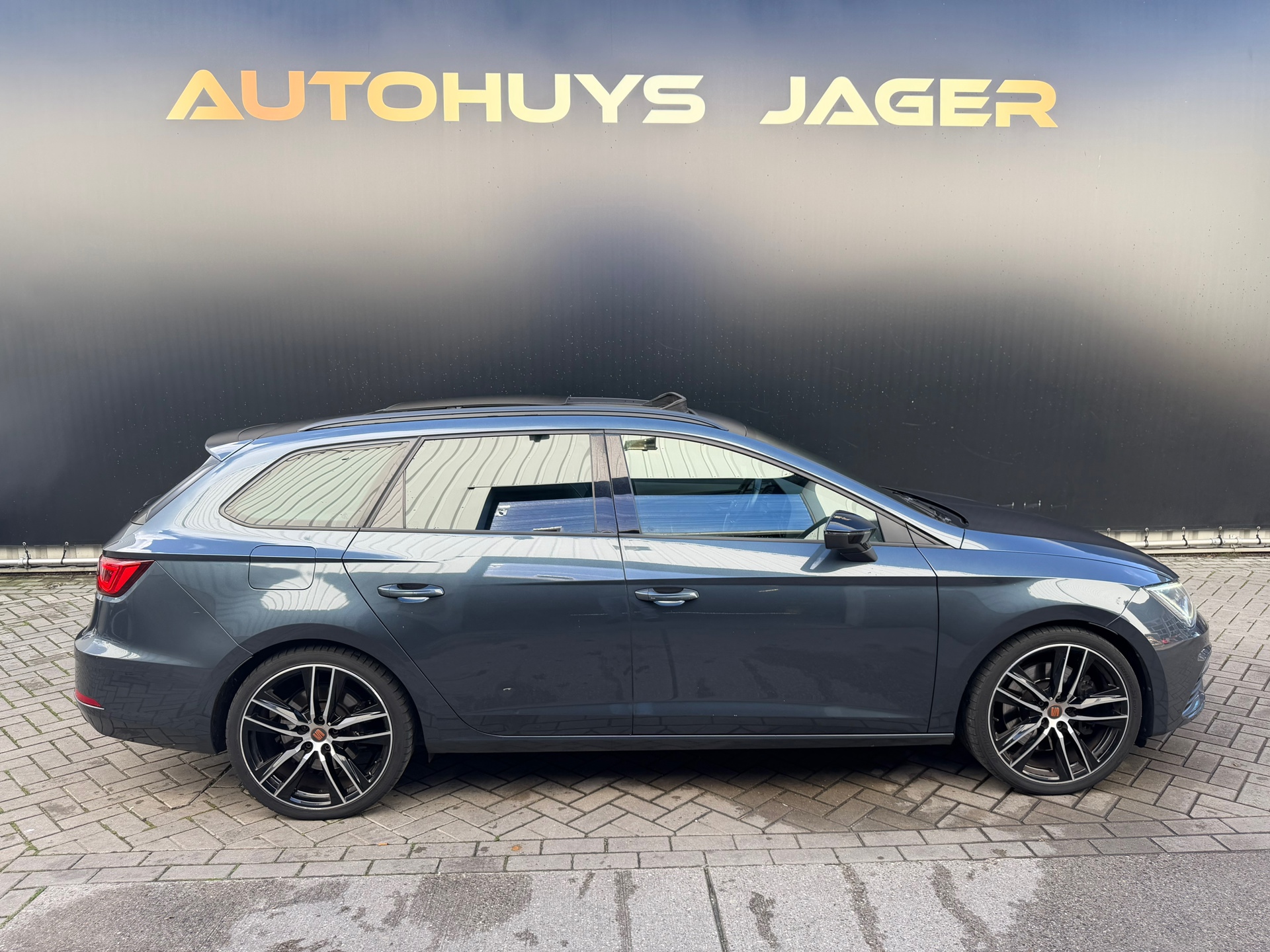 Foto van Seat Leon Sportourer ST