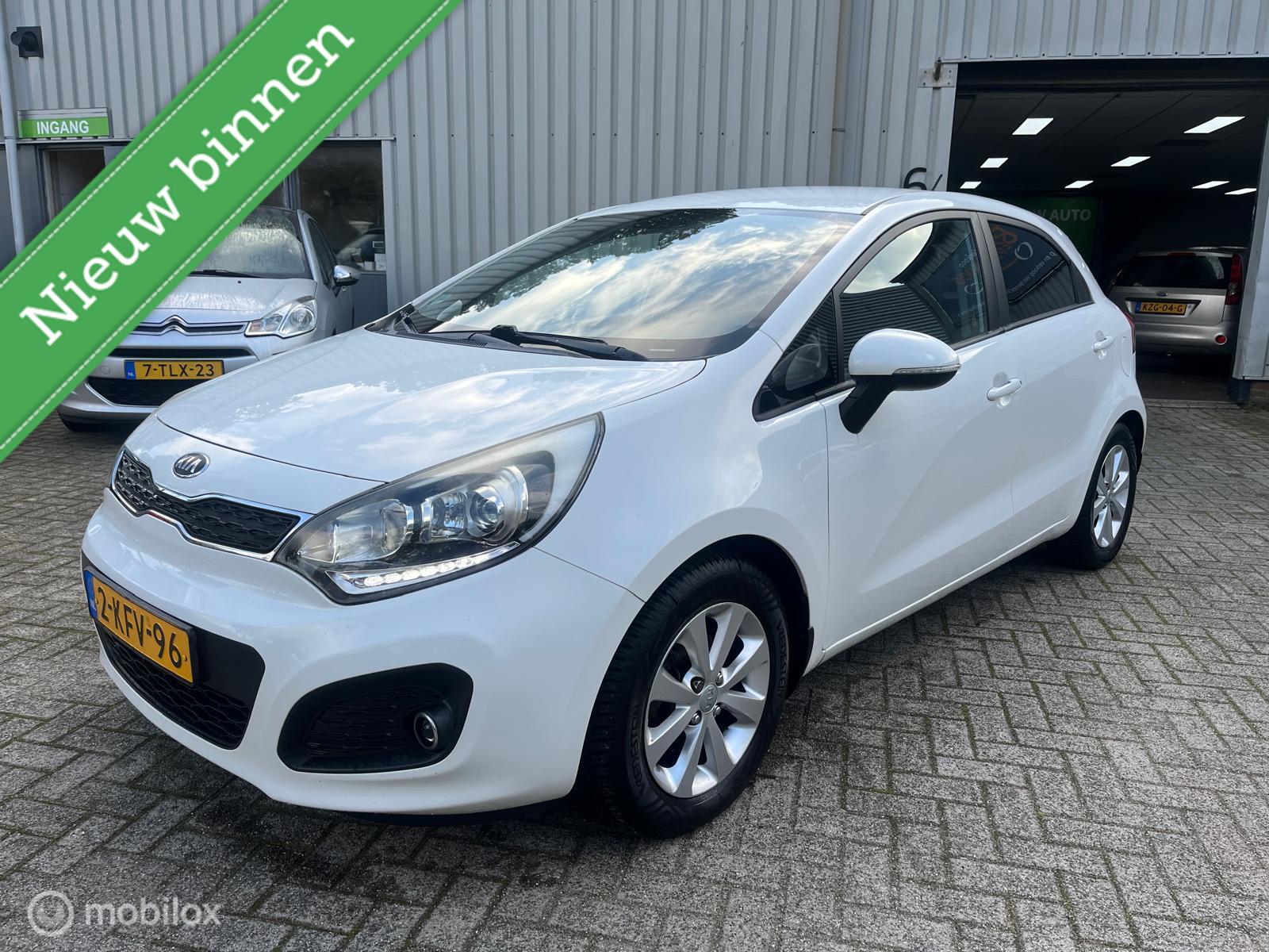 Kia Rio 1.2 CVVT Design Edition 2013 - voorkant