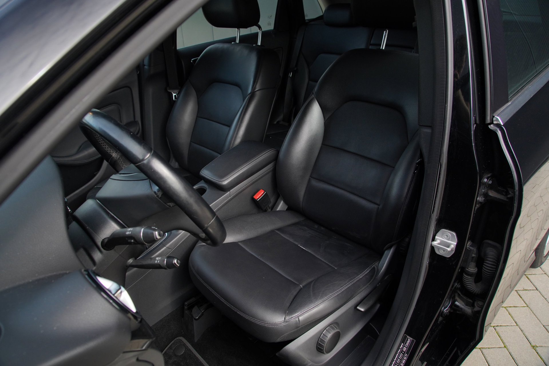 Foto van Mercedes-Benz B 180